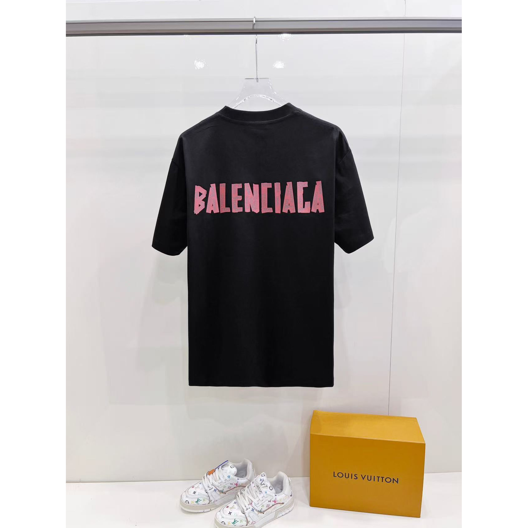 <p>Balenciaga&nbsp;硅胶厚板短袖T恤(黑)</p>