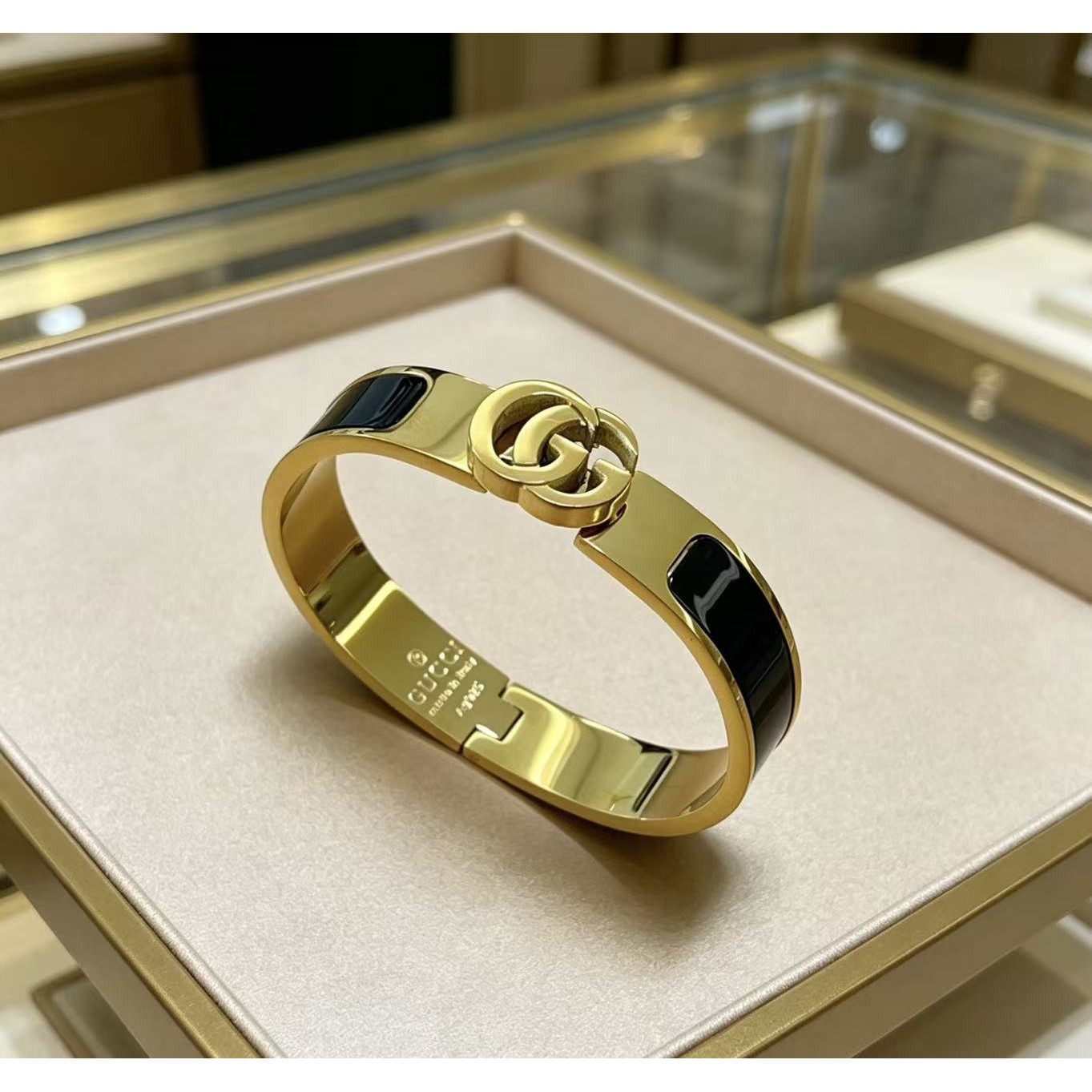<p>GUCCI&nbsp;手镯</p>