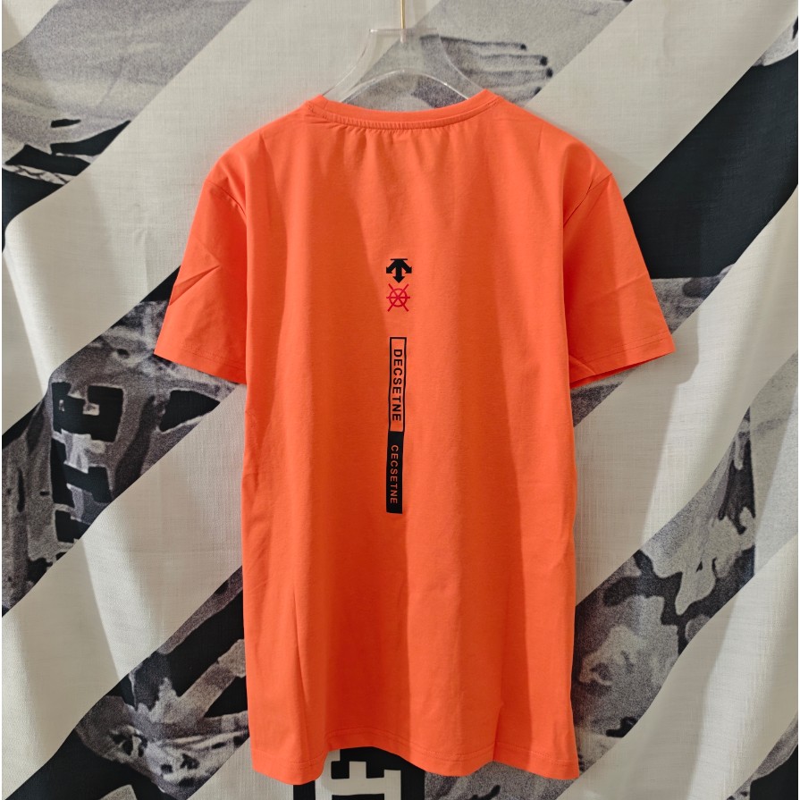 <p>DESCENTE 速乾短袖T恤(橘)</p>