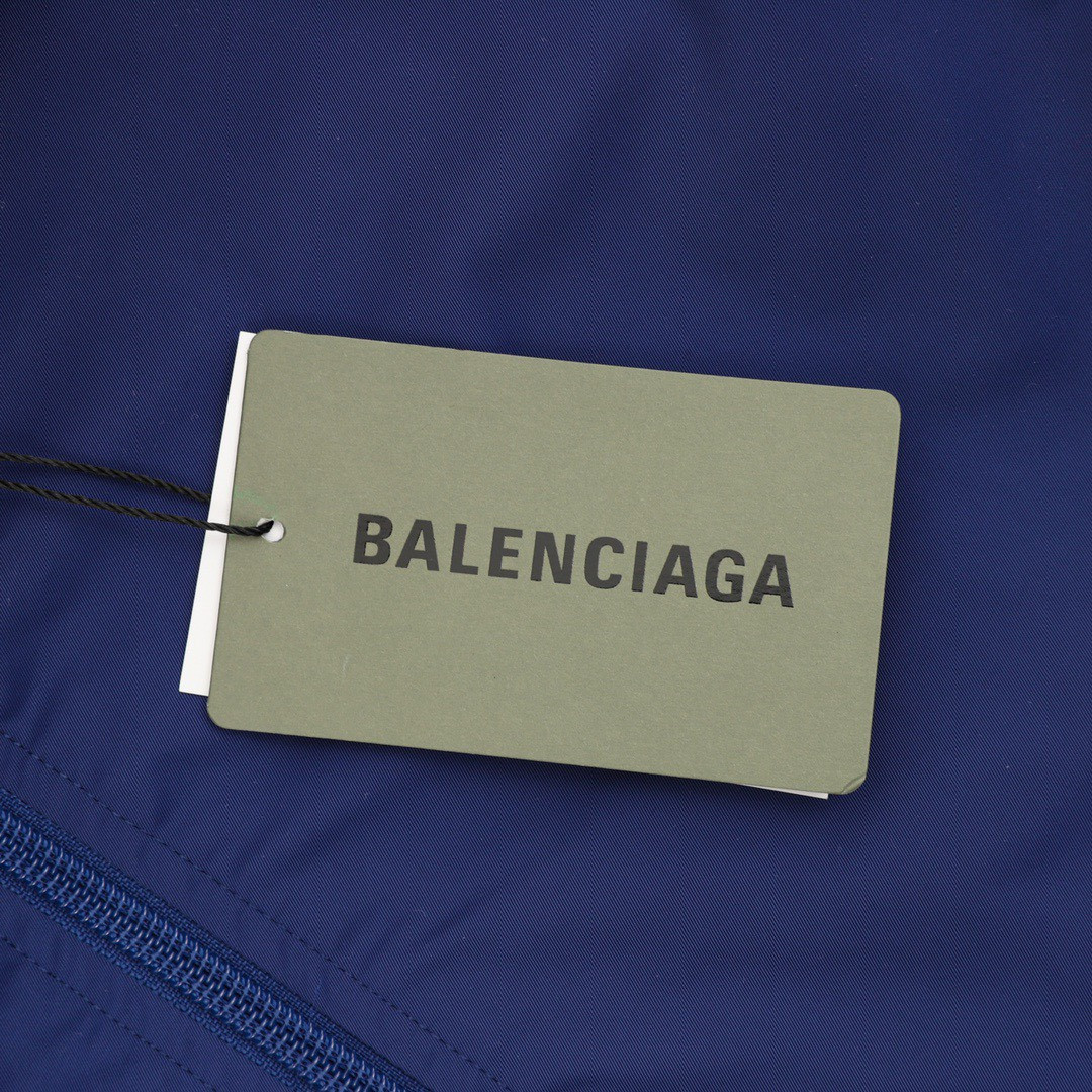<p>Balenciaga 拼接徽标夹克外套(藍)</p>