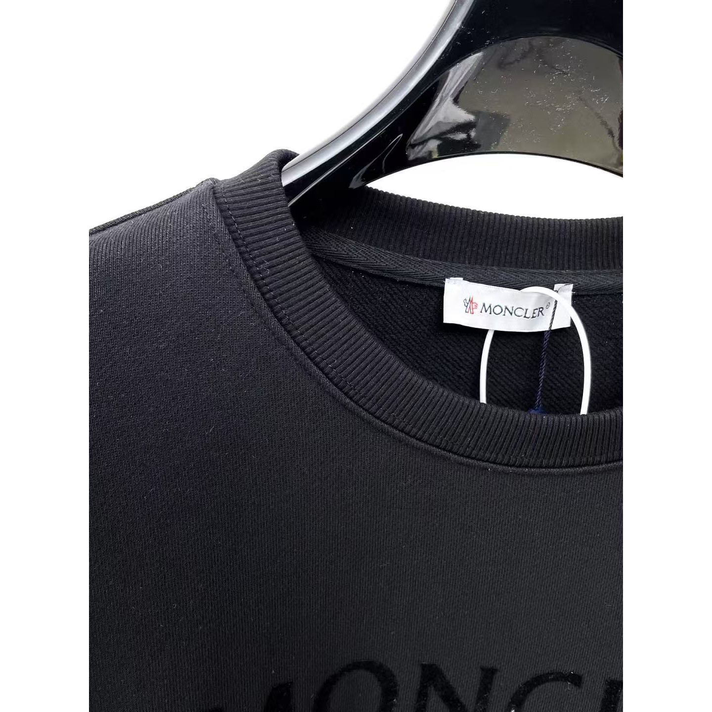 <p>MONCLER 圆领卫衣(黑)</p>