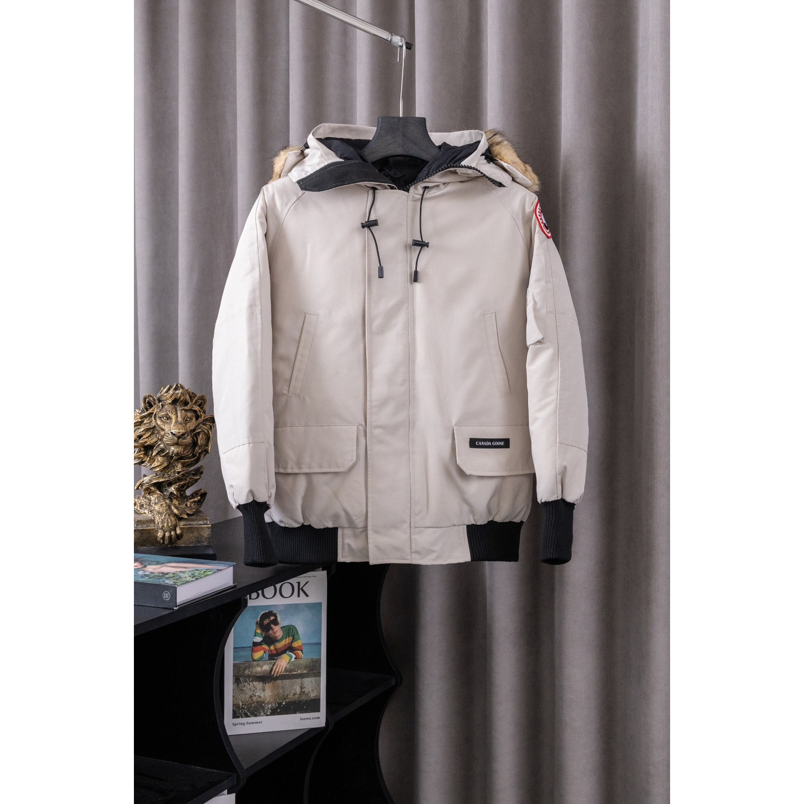 <p>Canada Goose 01款 Chilliwack Bomber 飞行员羽绒服(象牙白)</p>