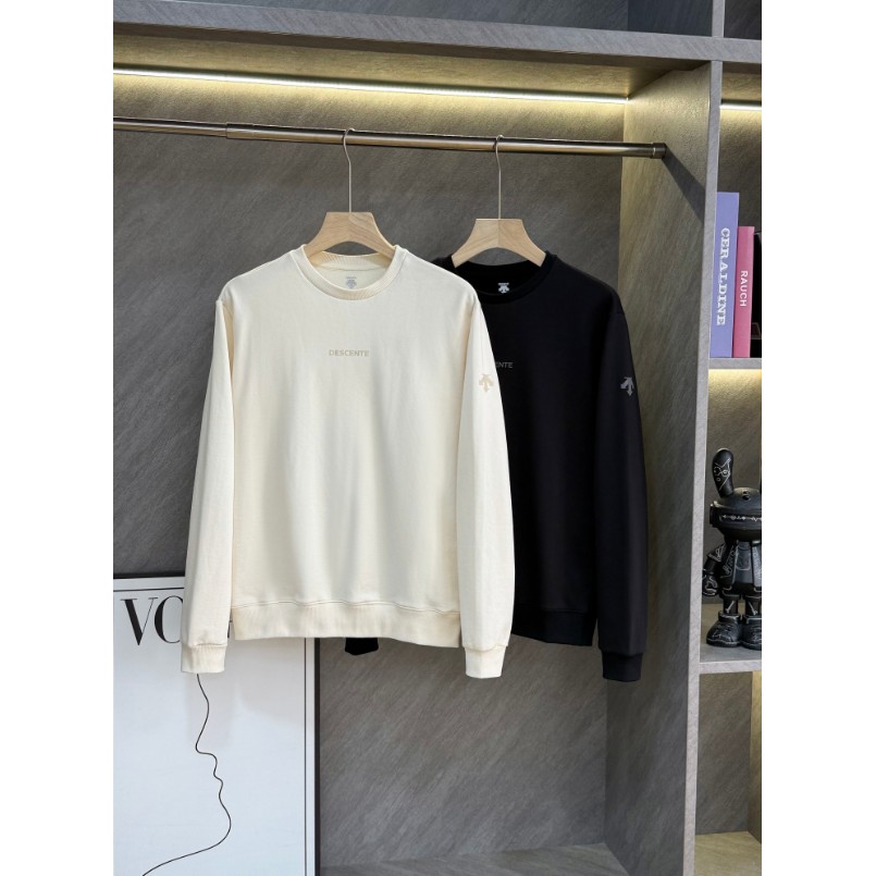 <p>DESCENTE 長袖圓領上衣</p>