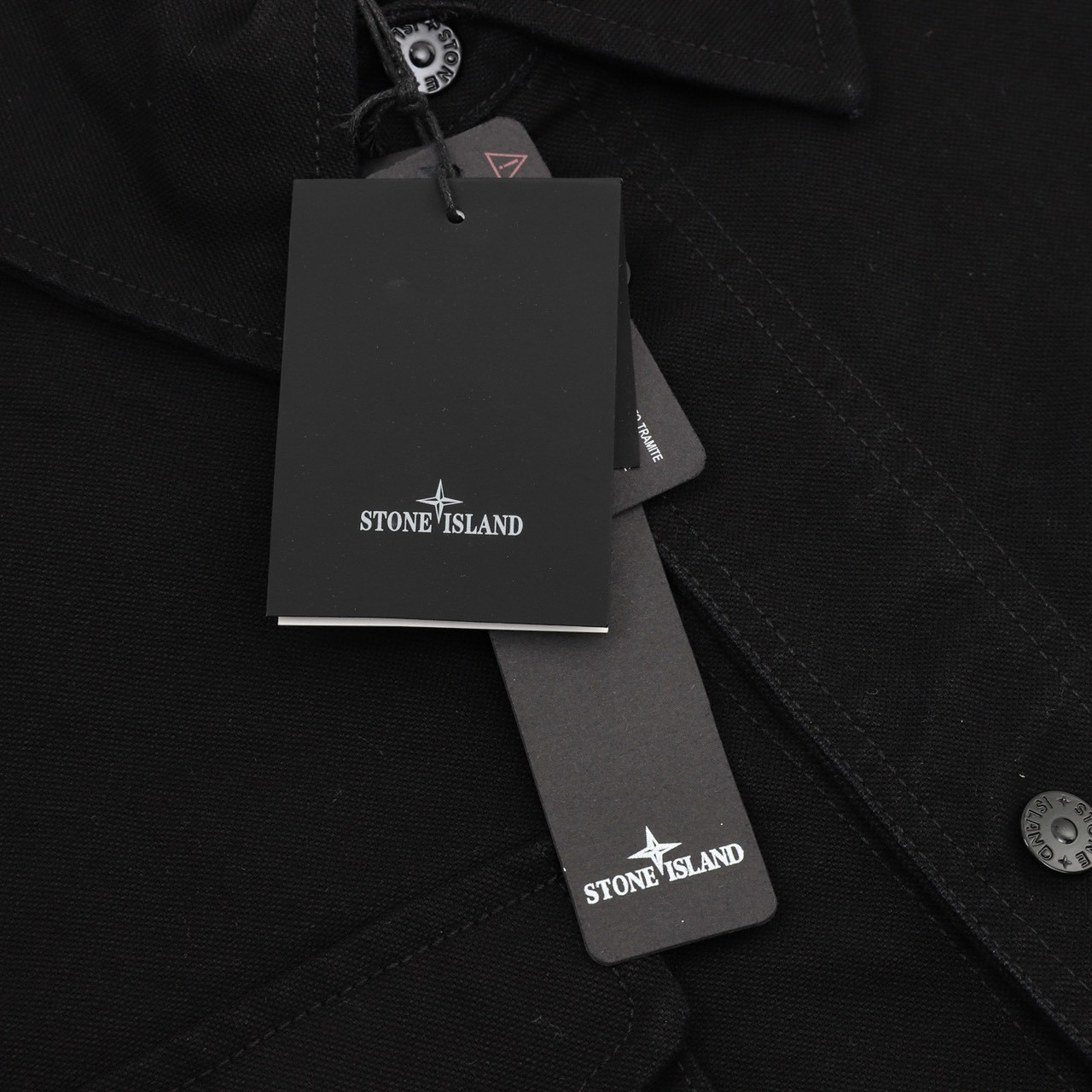 <p>Stone Island 水洗重工工装外套(黑)</p>