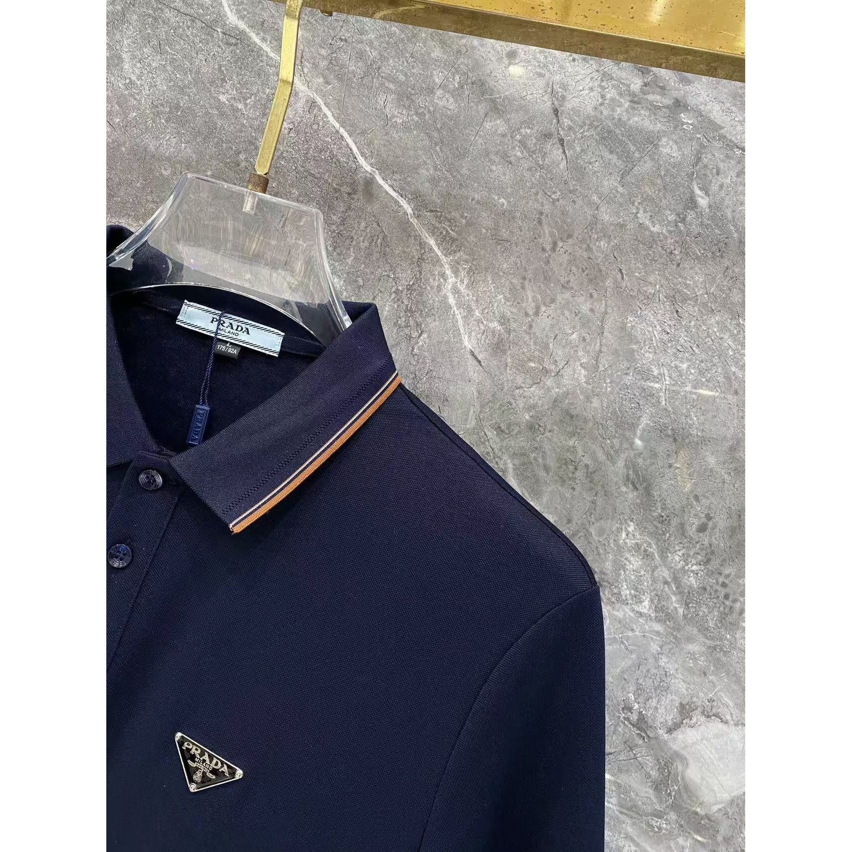 <p>Prada 秋冬长袖Polo(783009)</p>