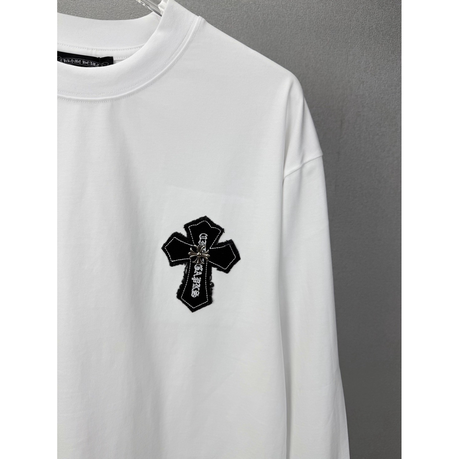 <p>CHROME HEARTS 圆领长袖T恤(白)</p>