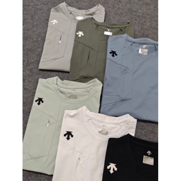 <p>DESCENTE 速乾短袖T恤</p>
