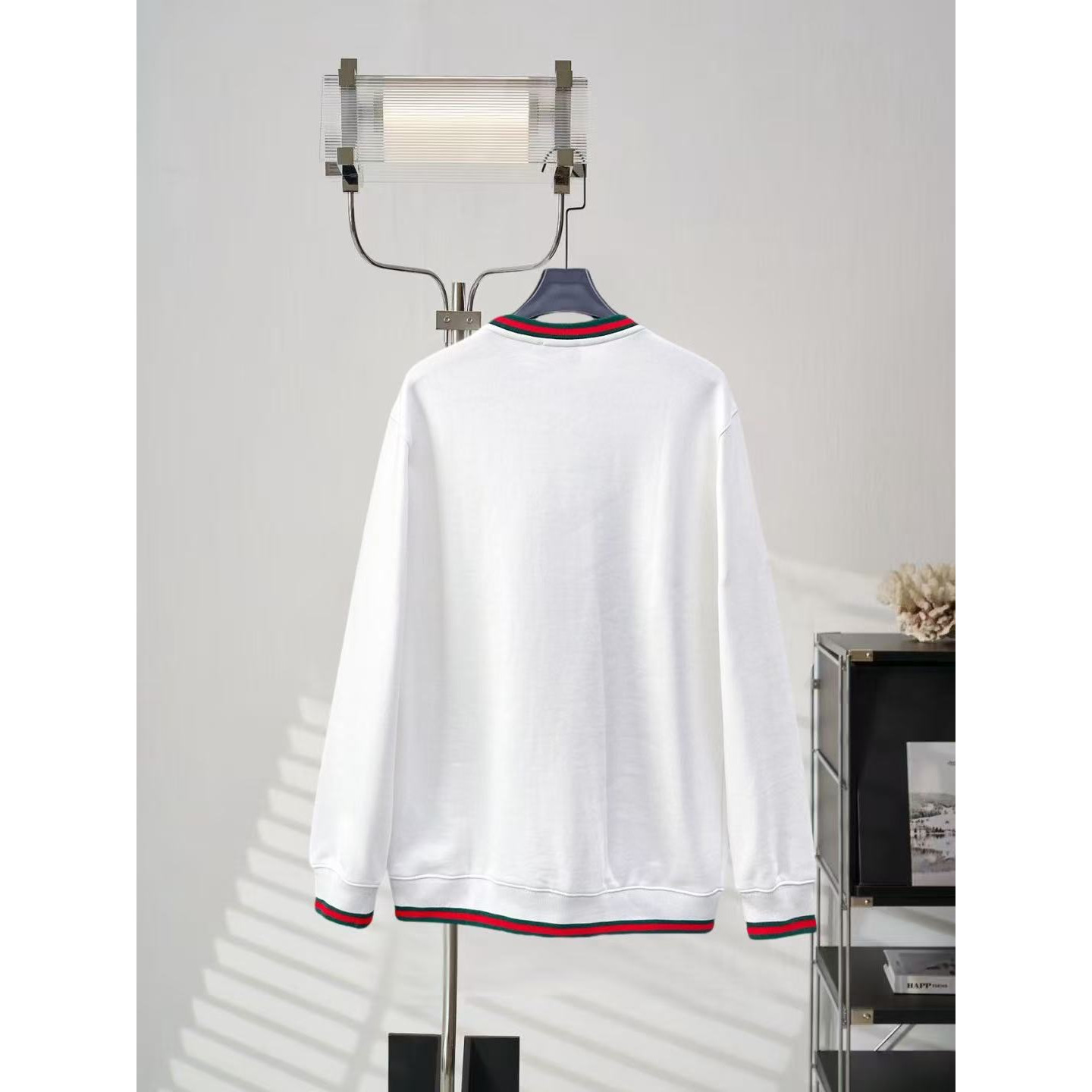 <p>DIOR 加绒圆领卫衣(白)</p>