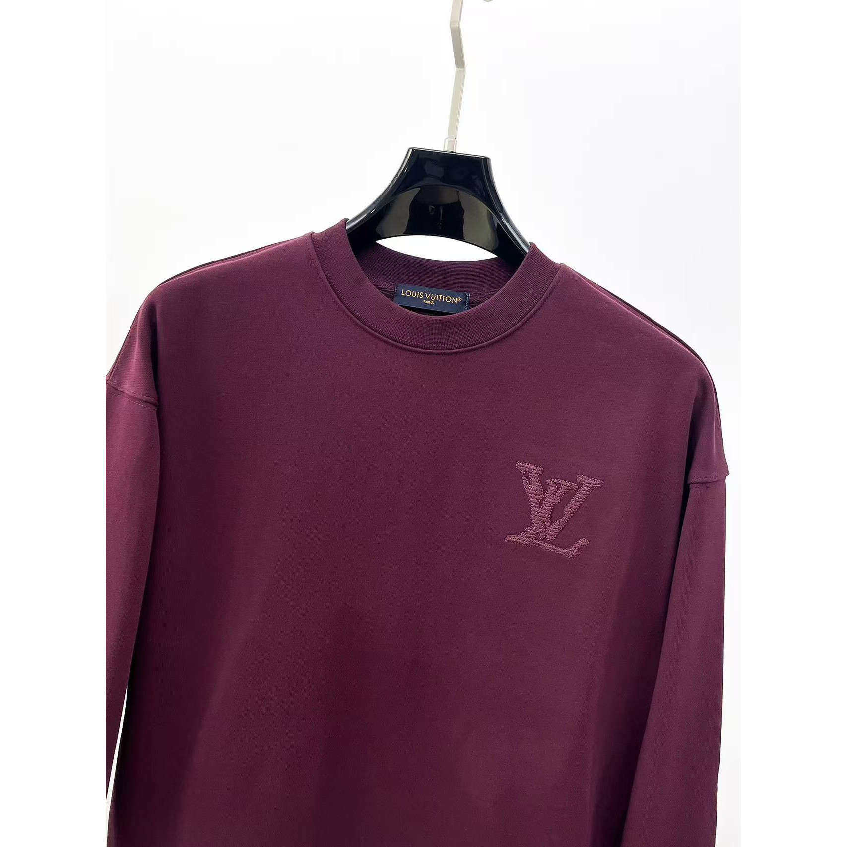 <p>LV 圓領長袖T恤(酒紅)</p>