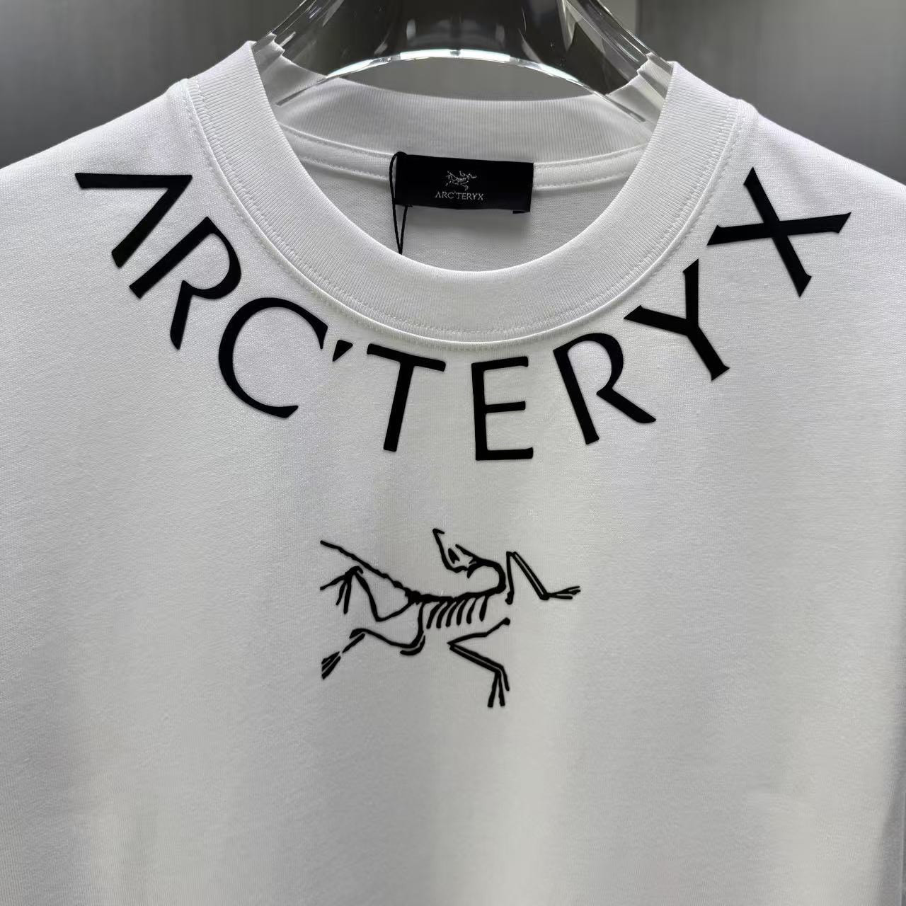 <p>Arc'teryx 短袖T恤(白)</p>