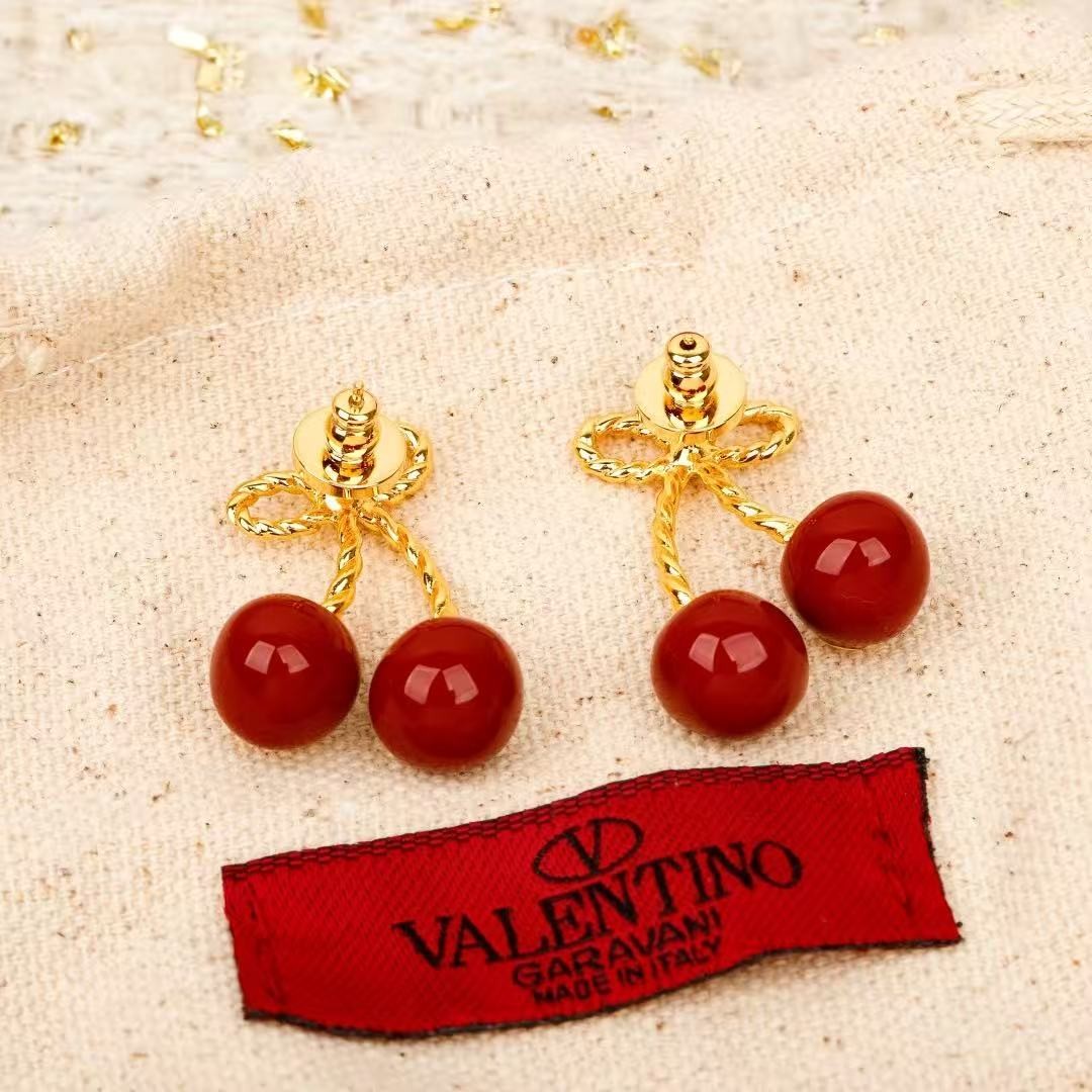 <p>VALENTION&nbsp;红樱桃耳钉</p>