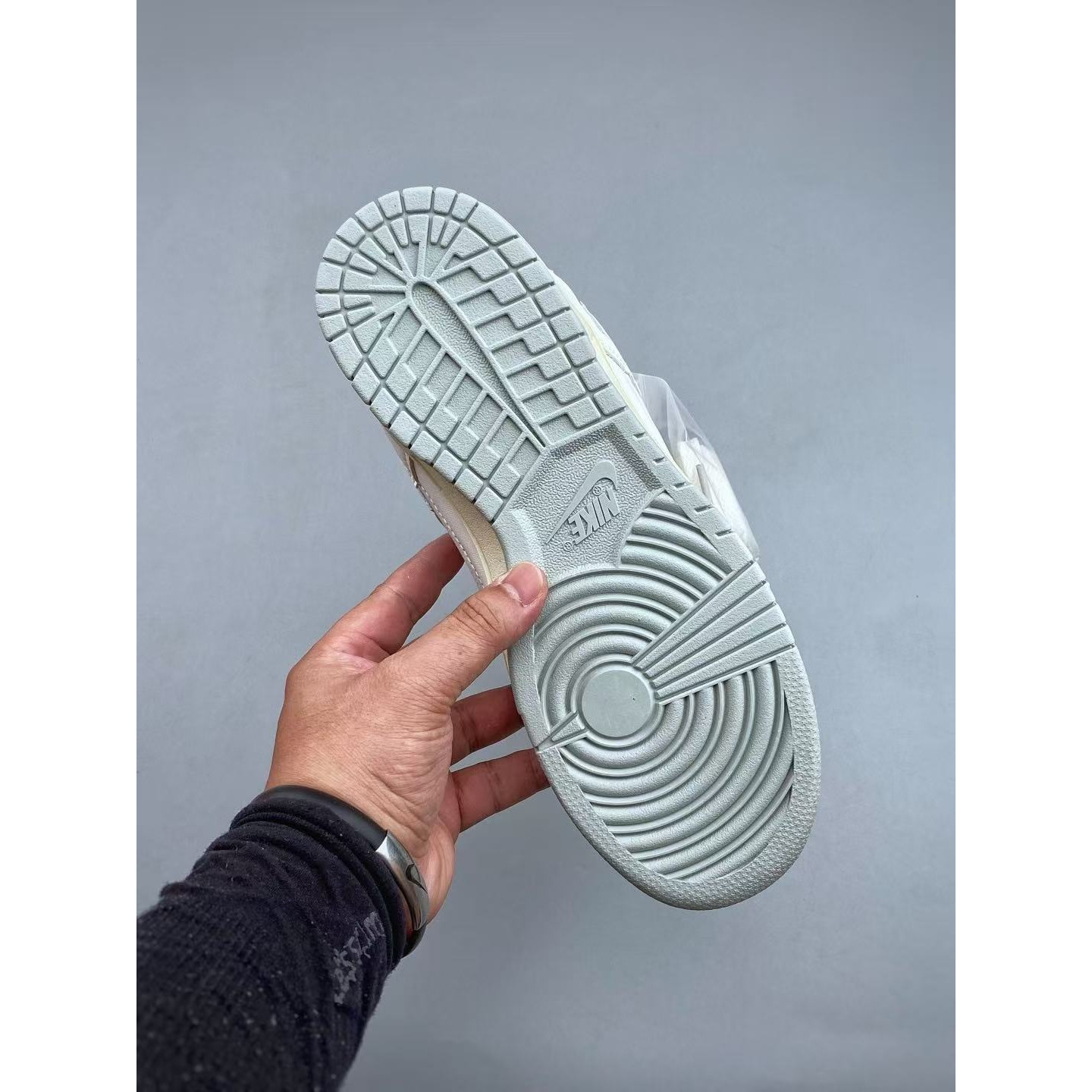 <p>Nike SB Dunk Low SB低帮休闲板鞋(白)</p>