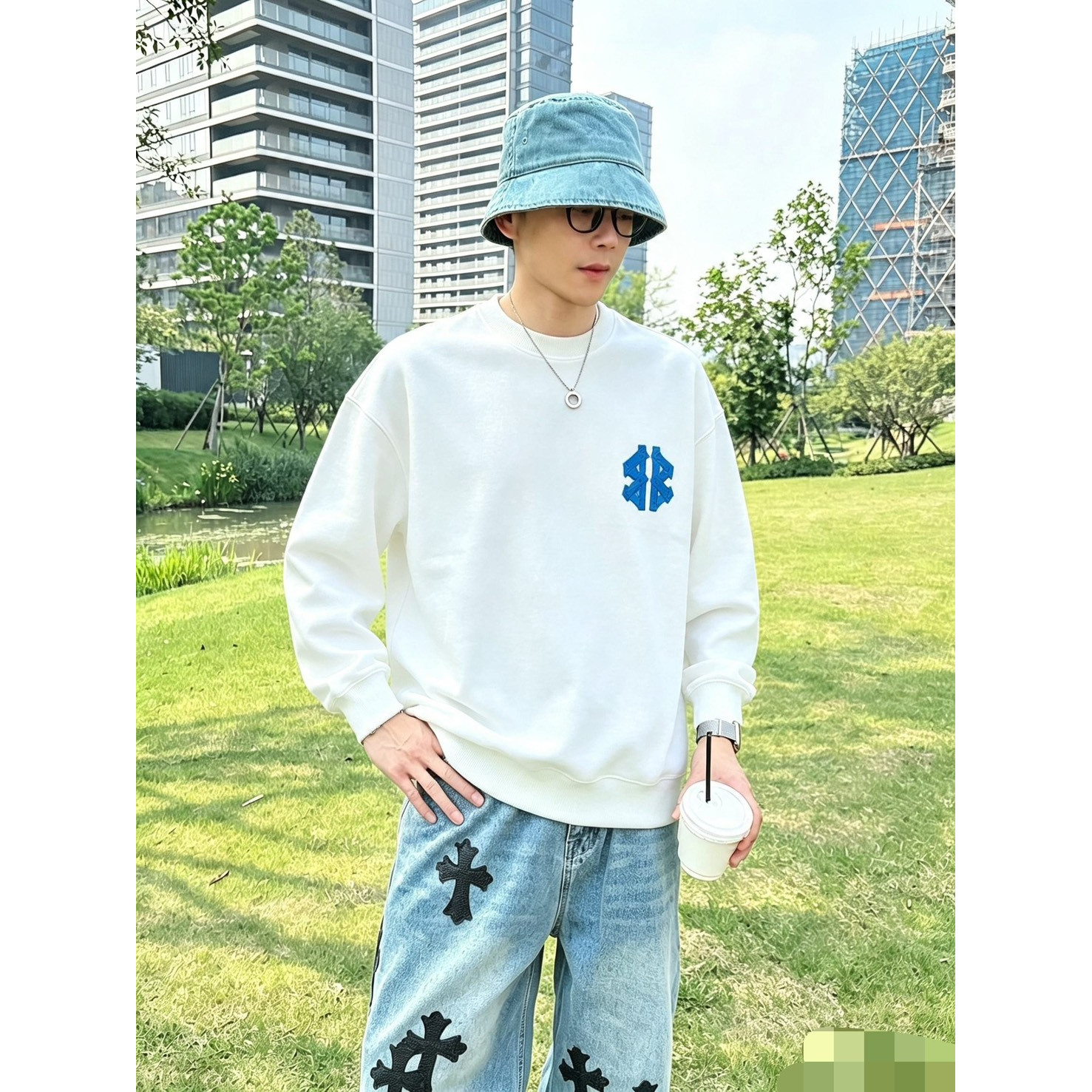 <p>Balenciaga 圆领长袖卫衣(白)</p>