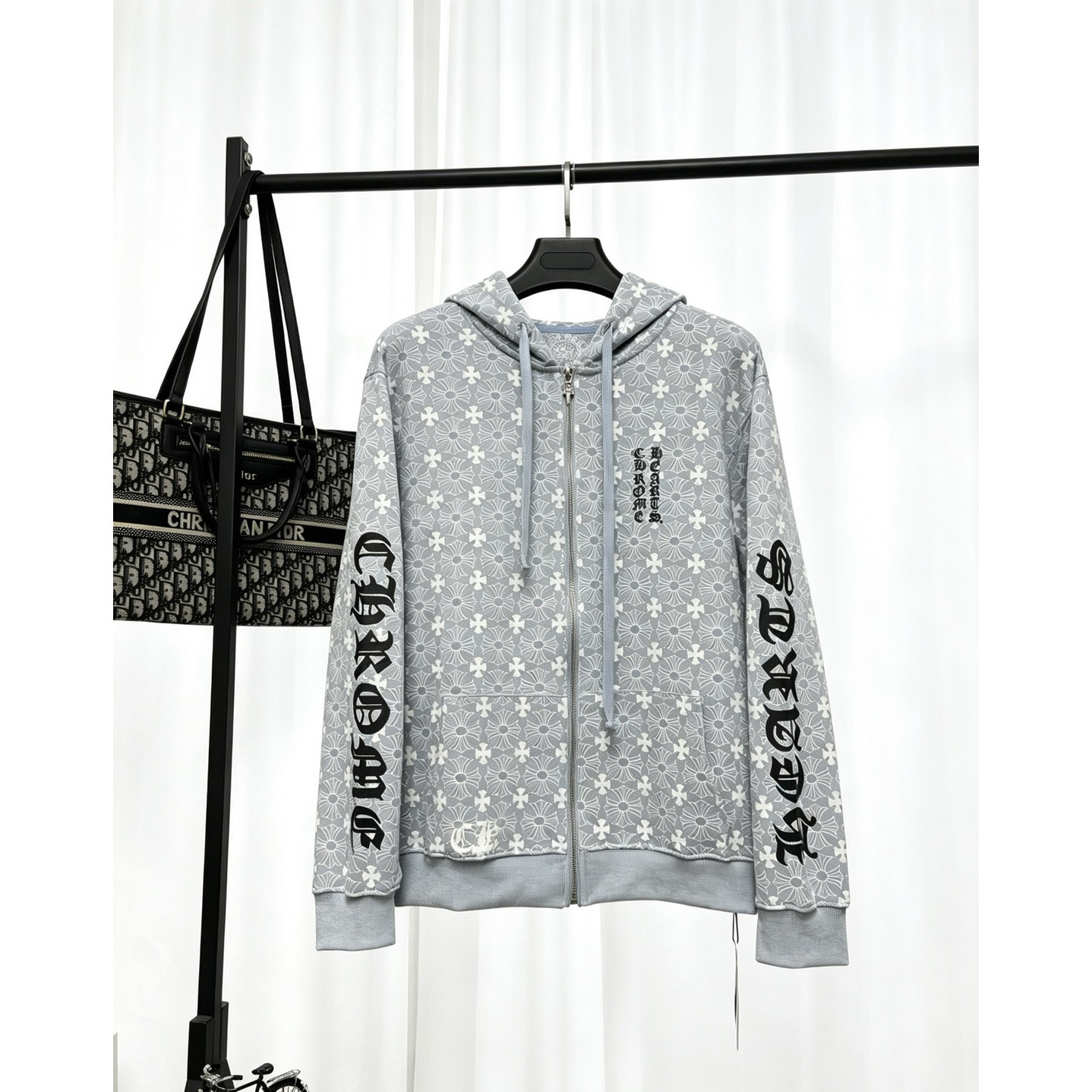 <p>Chrome Hearts 拉链外套</p>

<p>&nbsp;</p>