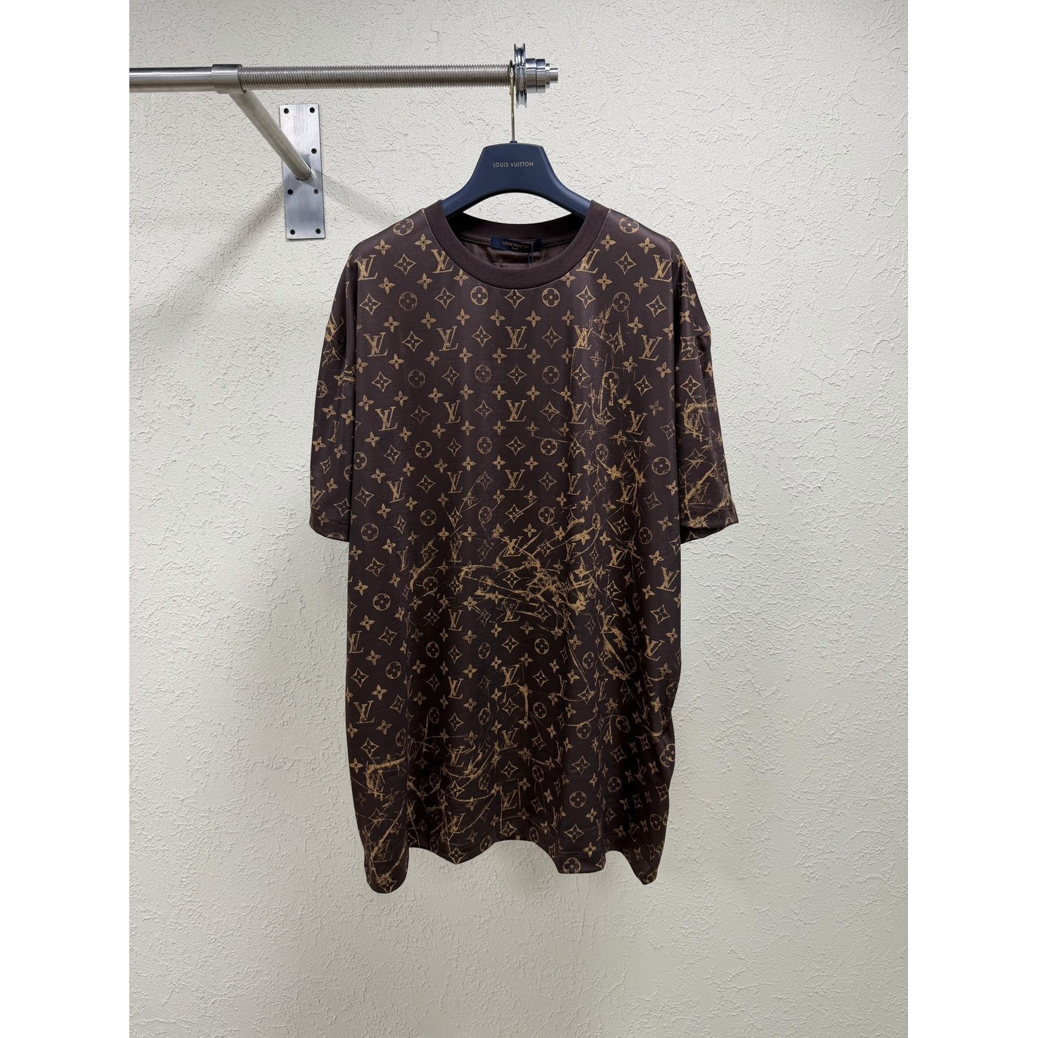 <p>LOUIS VUITTON Monogram 棉质印花短袖 T恤&nbsp;</p>