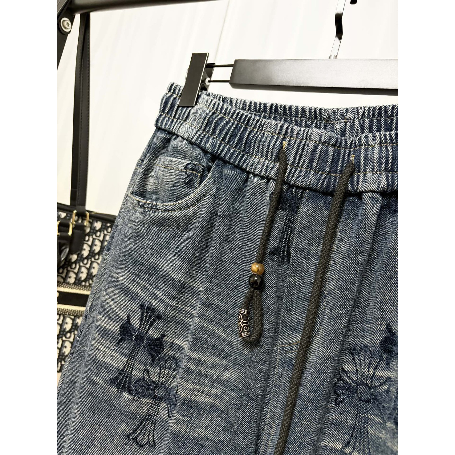 <p>Chrome Hearts 牛仔长裤</p>