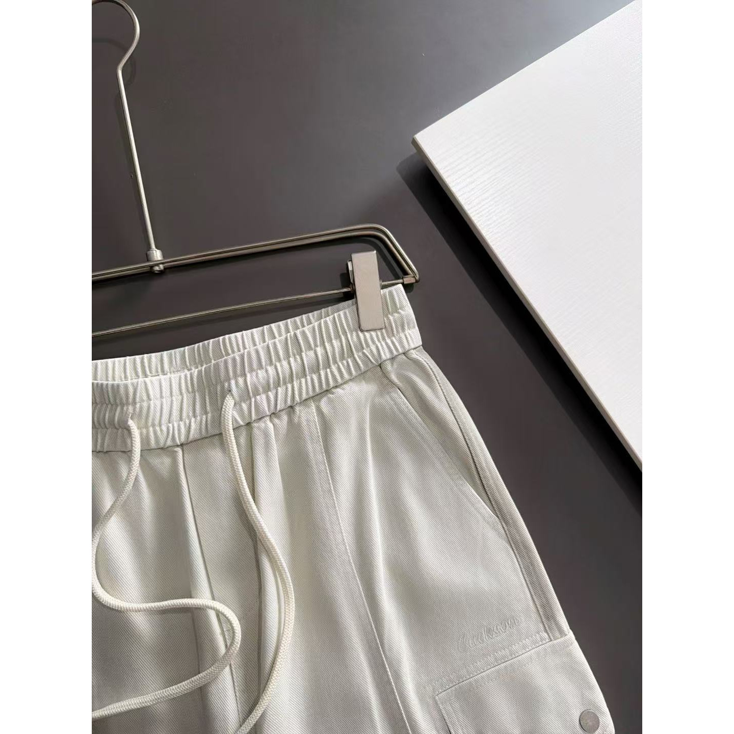 <p>BURBERRY 夏季新款松紧带休闲裤(786893)</p>