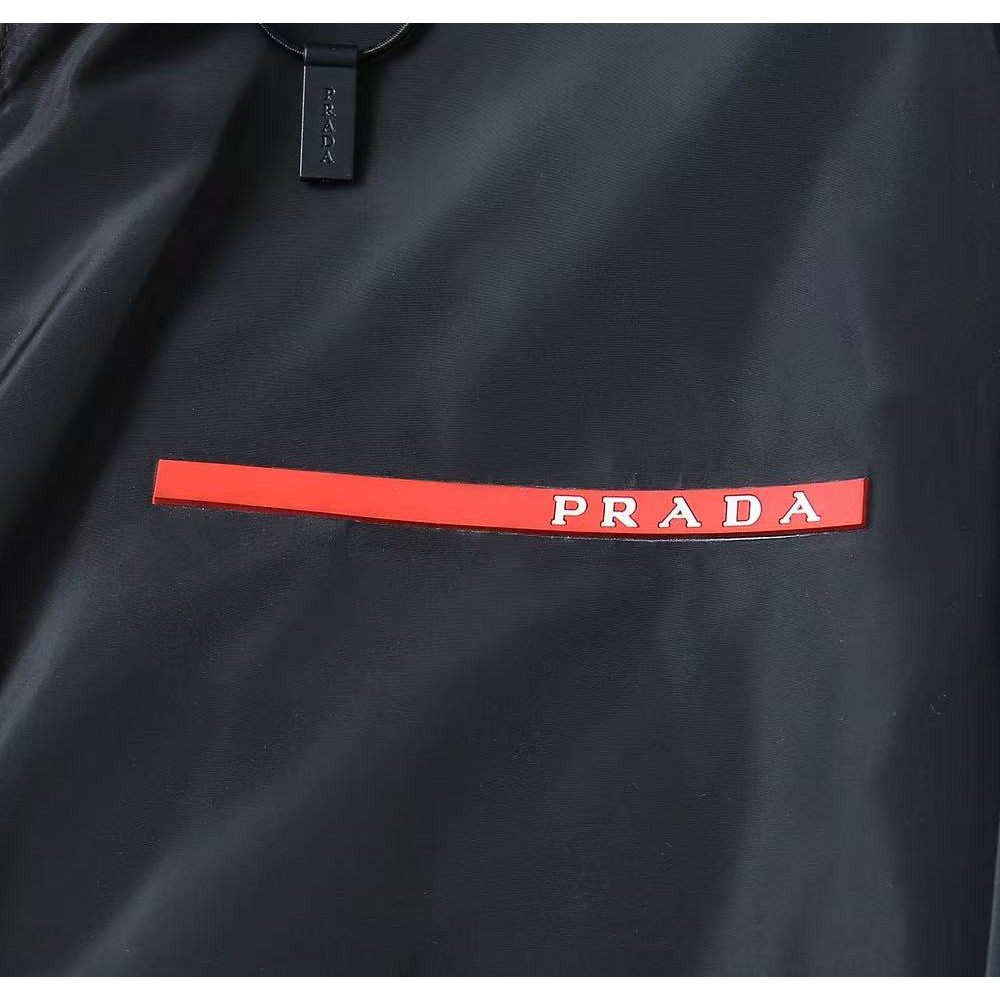 <p>PRADA 男士夹克外套(800849)</p>