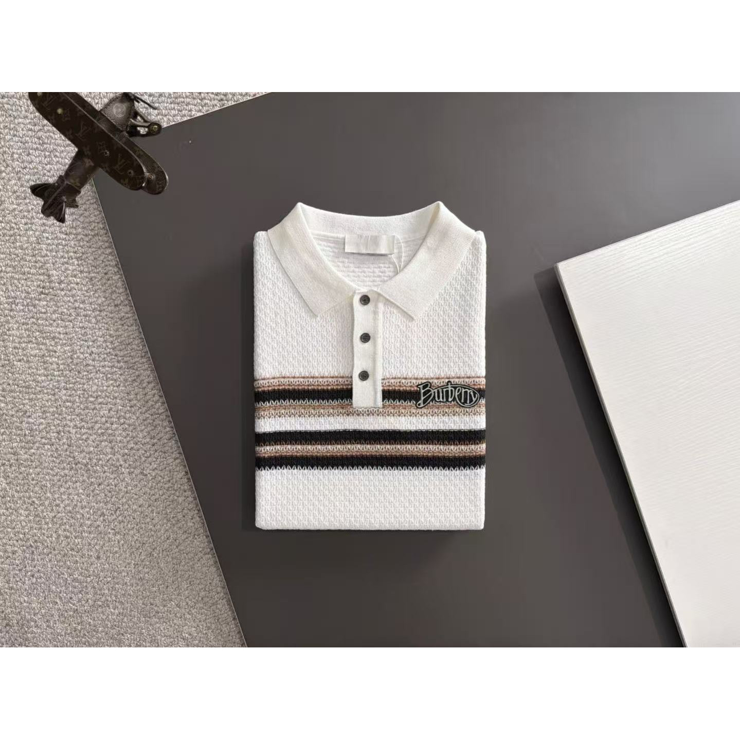 <p>BURBERRY&nbsp;男款短袖T恤(786898)</p>