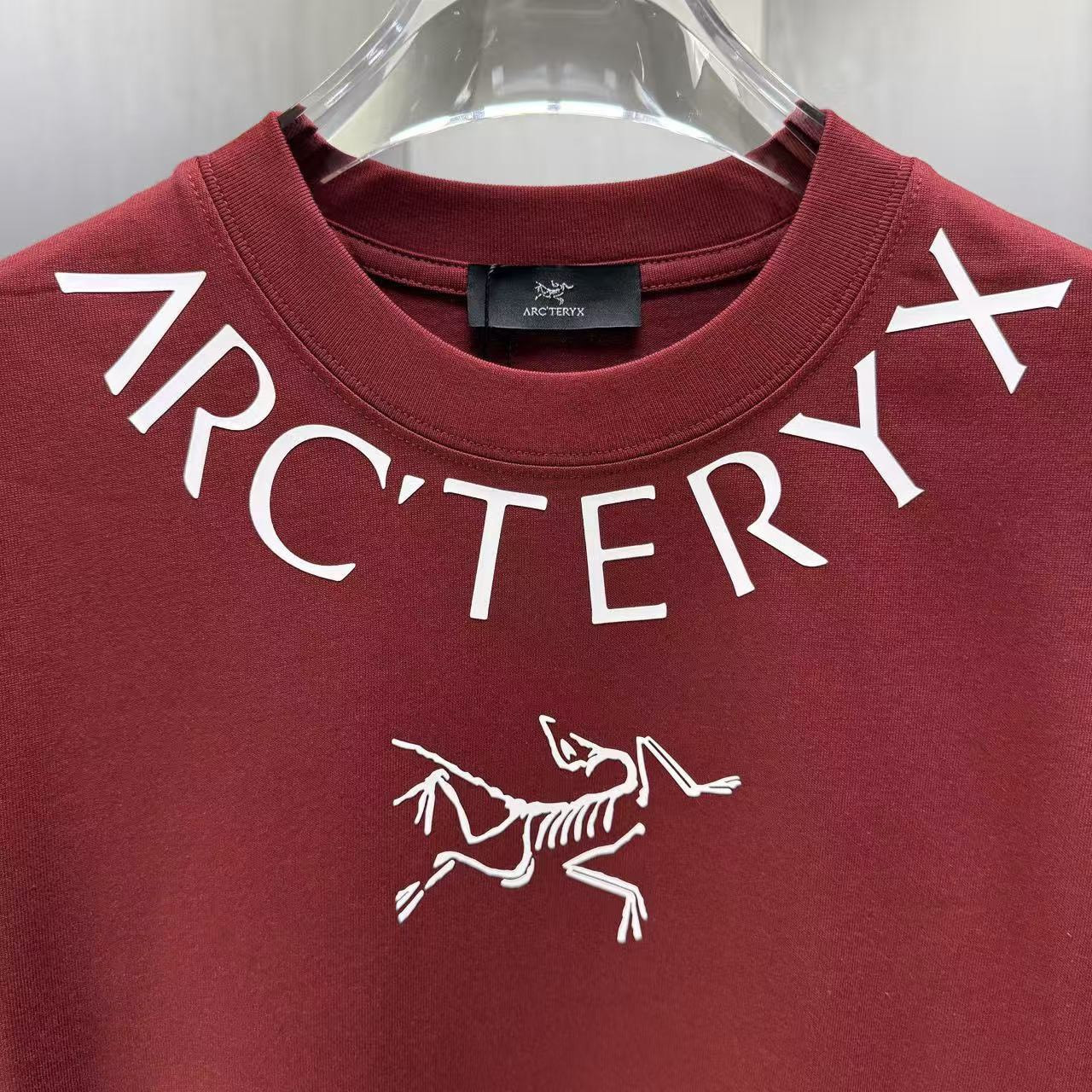 <p>Arc'teryx 短袖T恤(紅)</p>