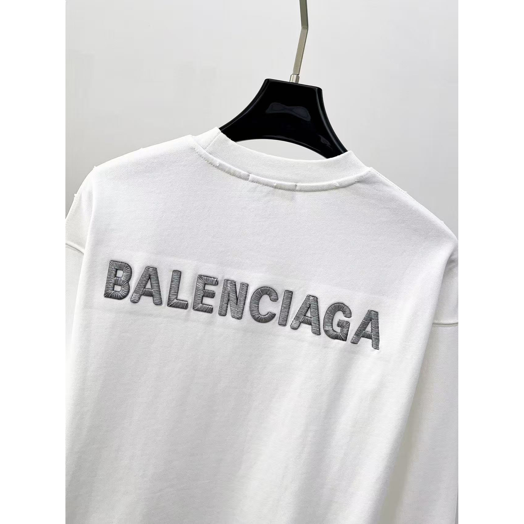 <p>Balenciaga 圓領長袖T恤(白)</p>