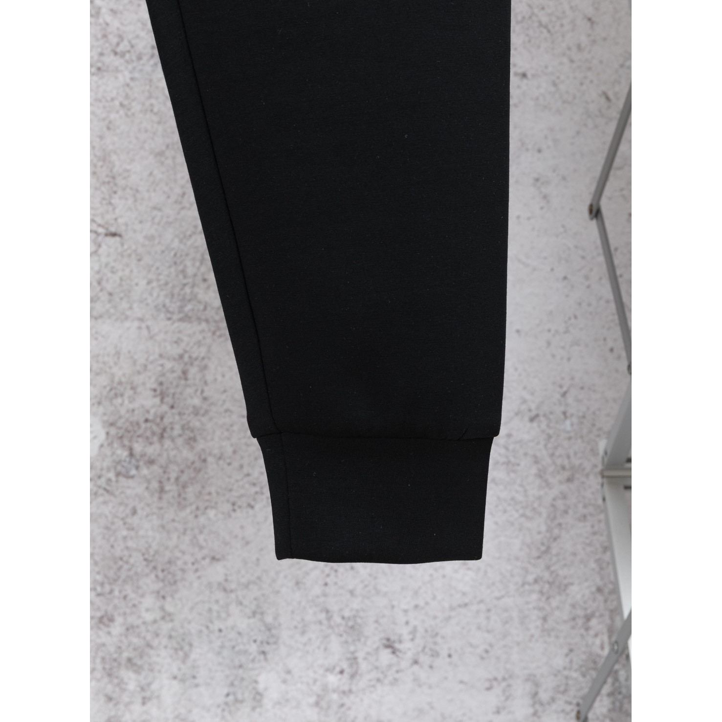 <p>Balenciaga 直筒休閒褲(黑色)</p>