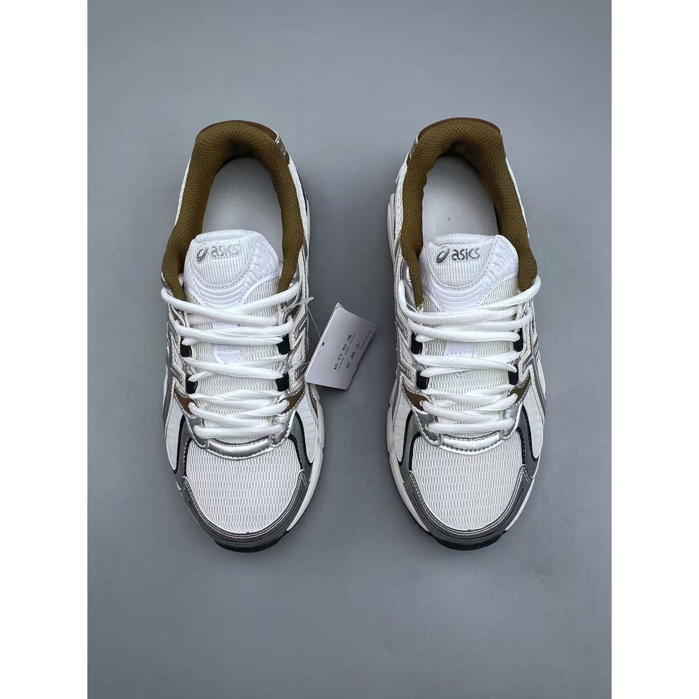 <p>ASICS GEL-STRATUS MC 舒适耐穿减震透气跑步鞋(棕)&nbsp;</p>