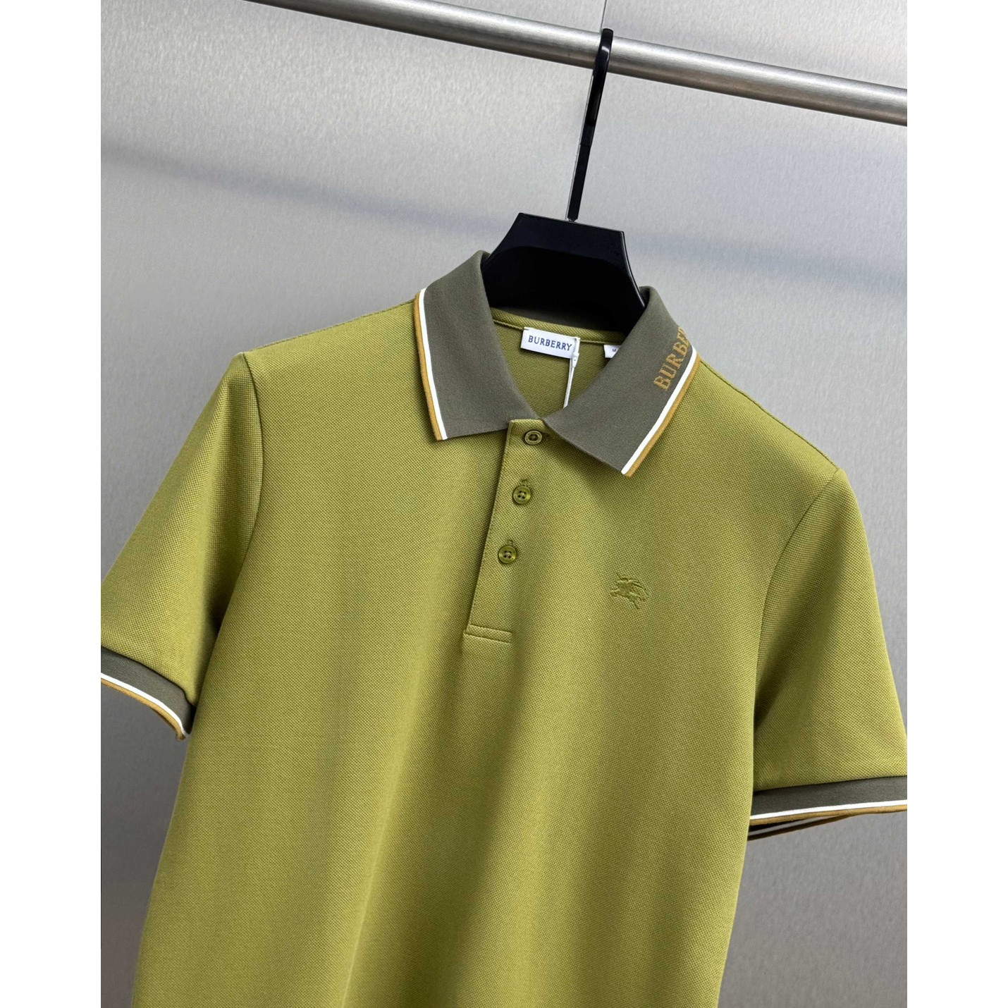 <p>BURBERRY 短袖翻领polo衫(綠)</p>