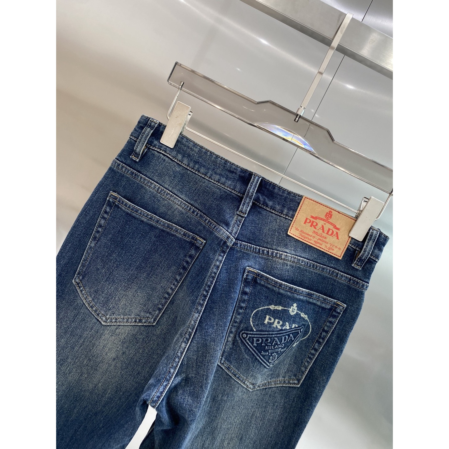 <p>PRADA 休闲牛仔裤</p>