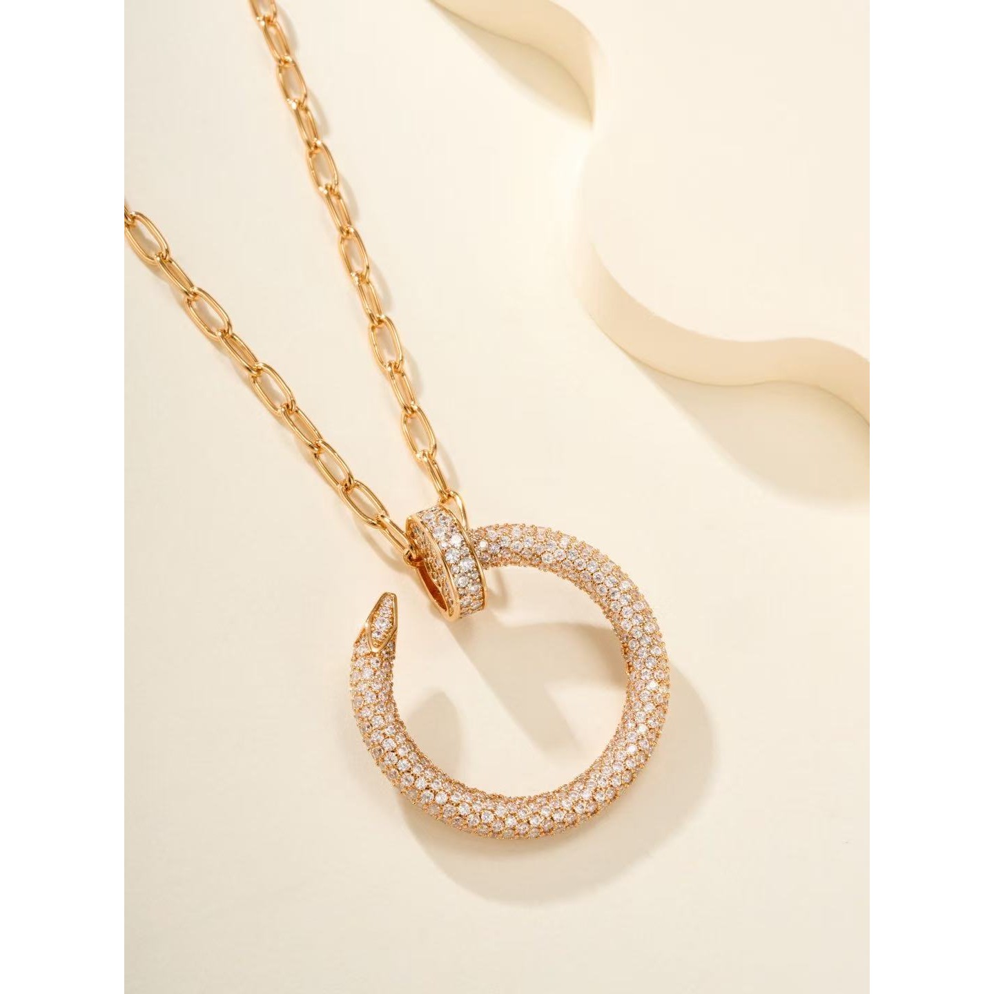 <p>CARTIER&nbsp;钉子满钻项链</p>