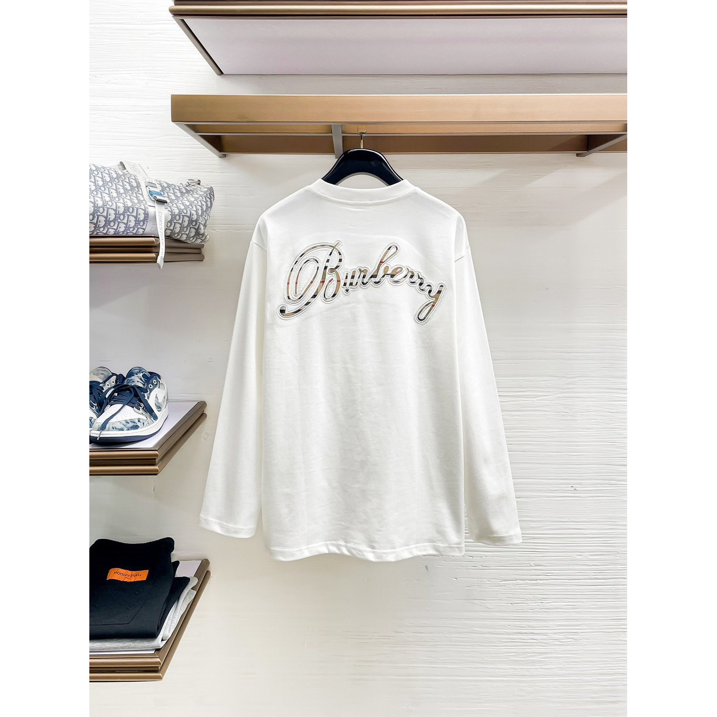 <p>BURBERRY 长袖T恤(白)</p>