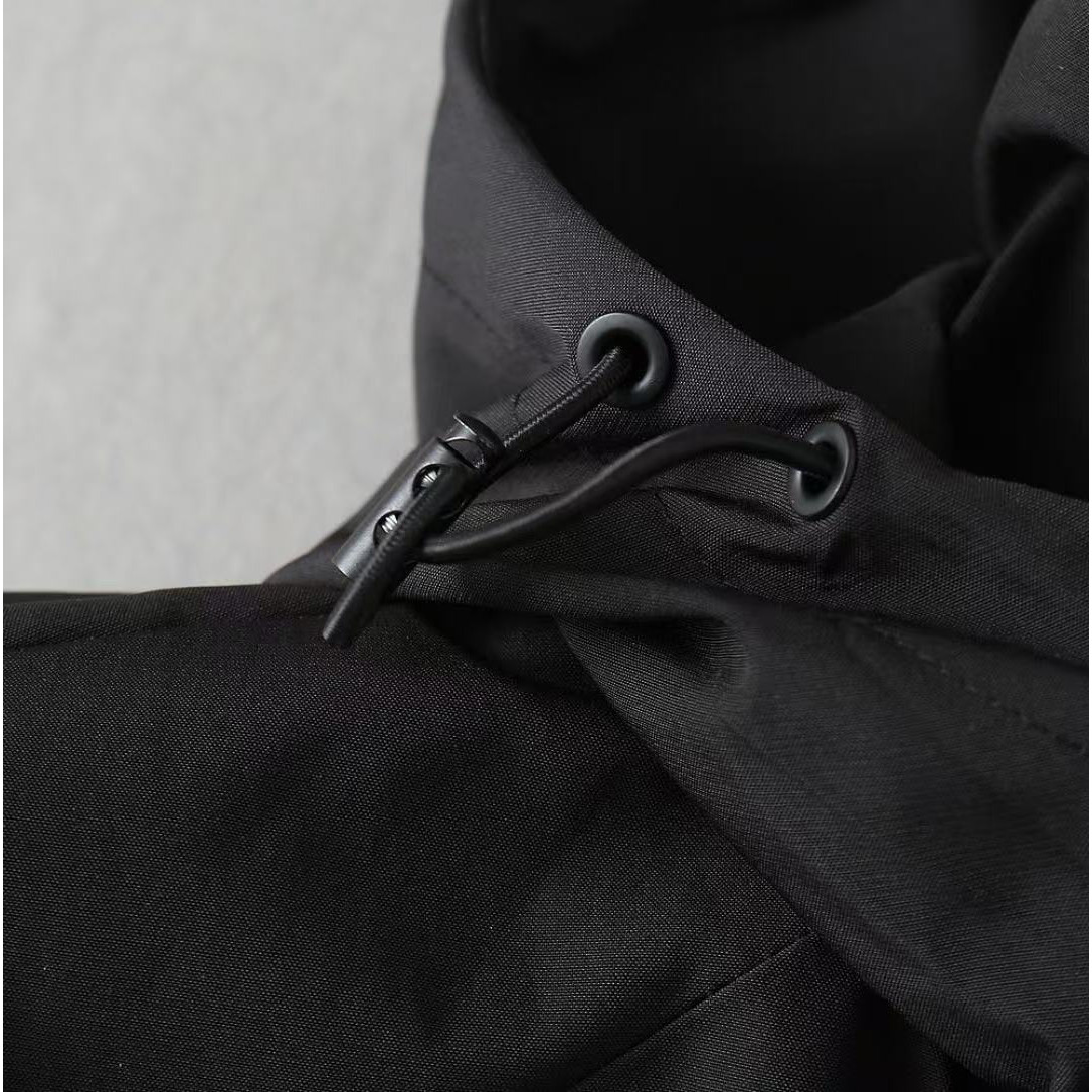 <p>BURBERRY 男士夹克外套(800813)<br />
&nbsp;</p>