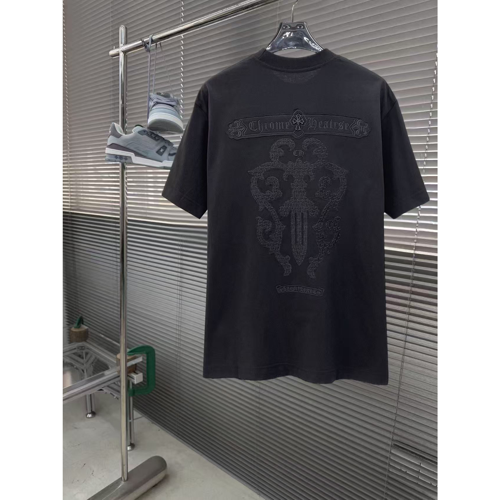 <p>CHROME HEARTS 专柜新款短袖T恤(黑)</p>