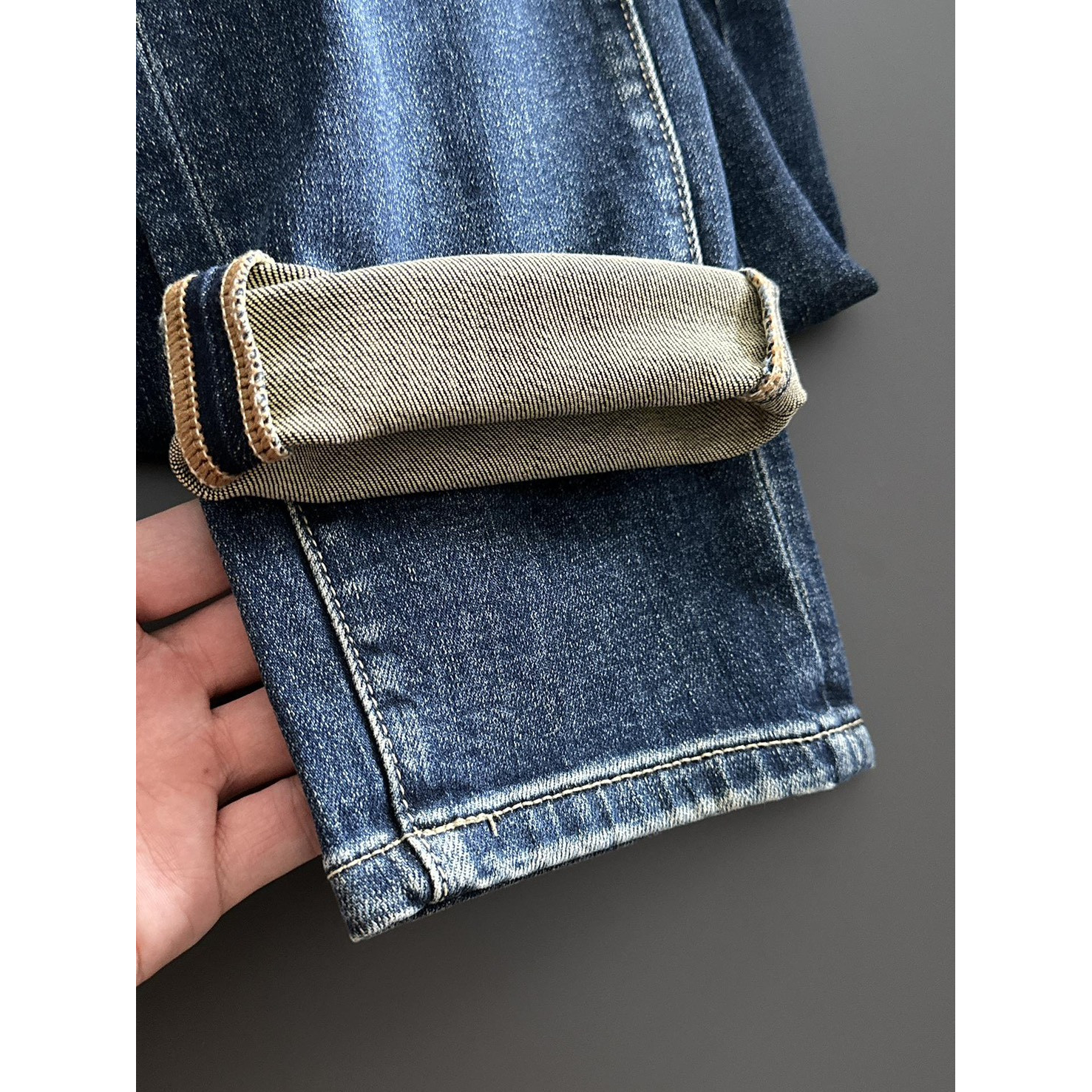 <p>Balenciaga 高品质牛仔裤</p>