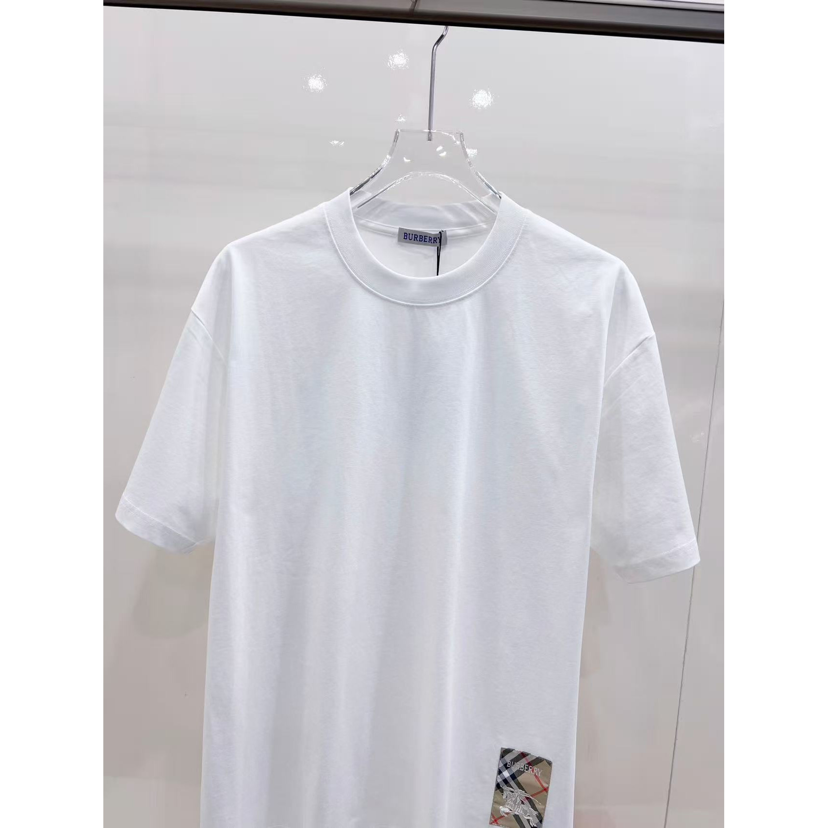 <p>BURBERRY 刺绣工艺短袖T恤(白)</p>