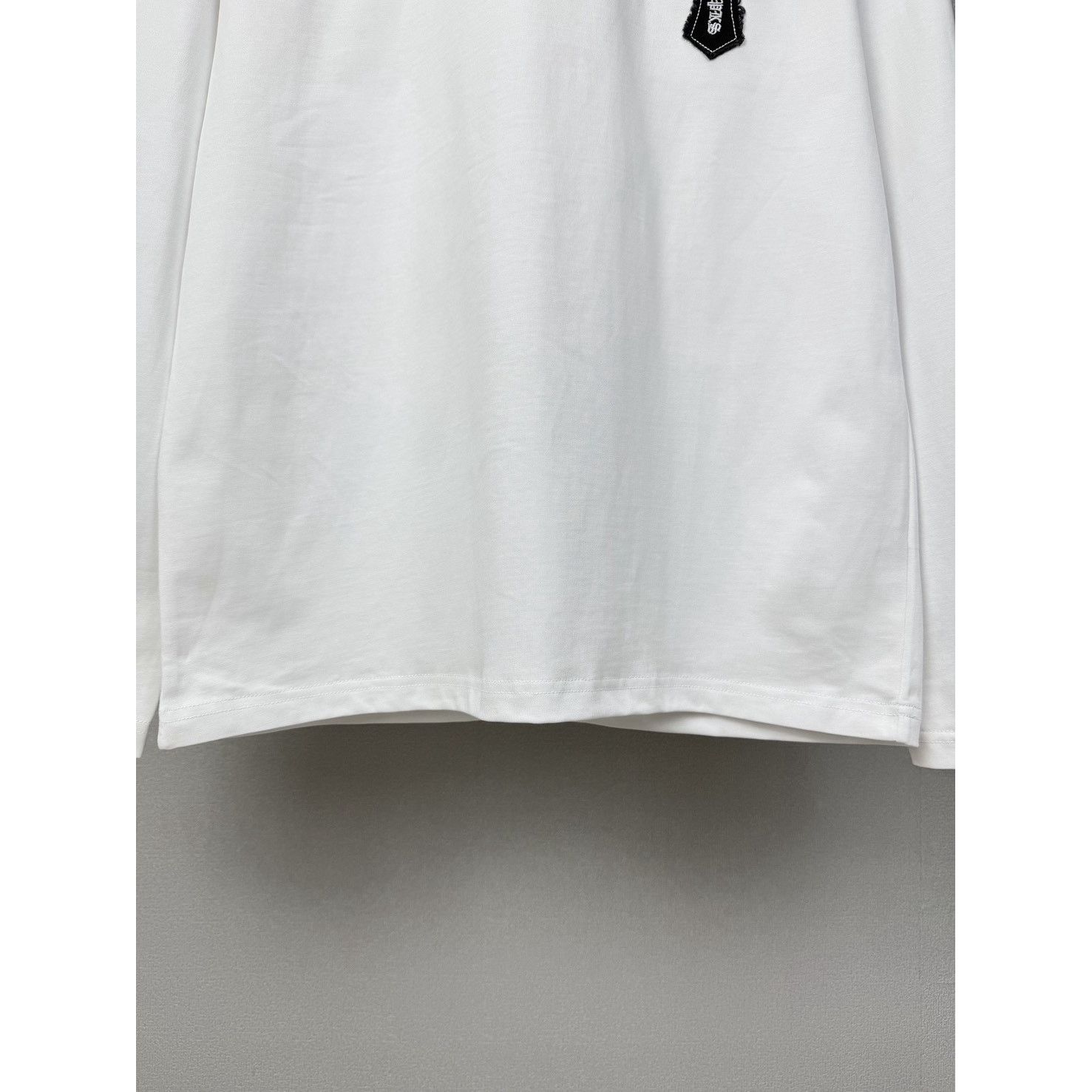 <p>CHROME HEARTS 圆领长袖T恤(白)</p>