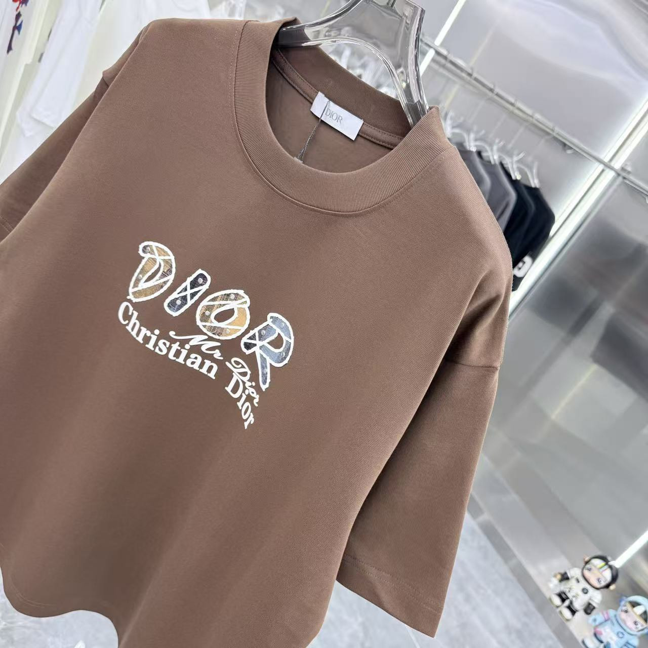 <p>DIOR 圓領T恤</p>