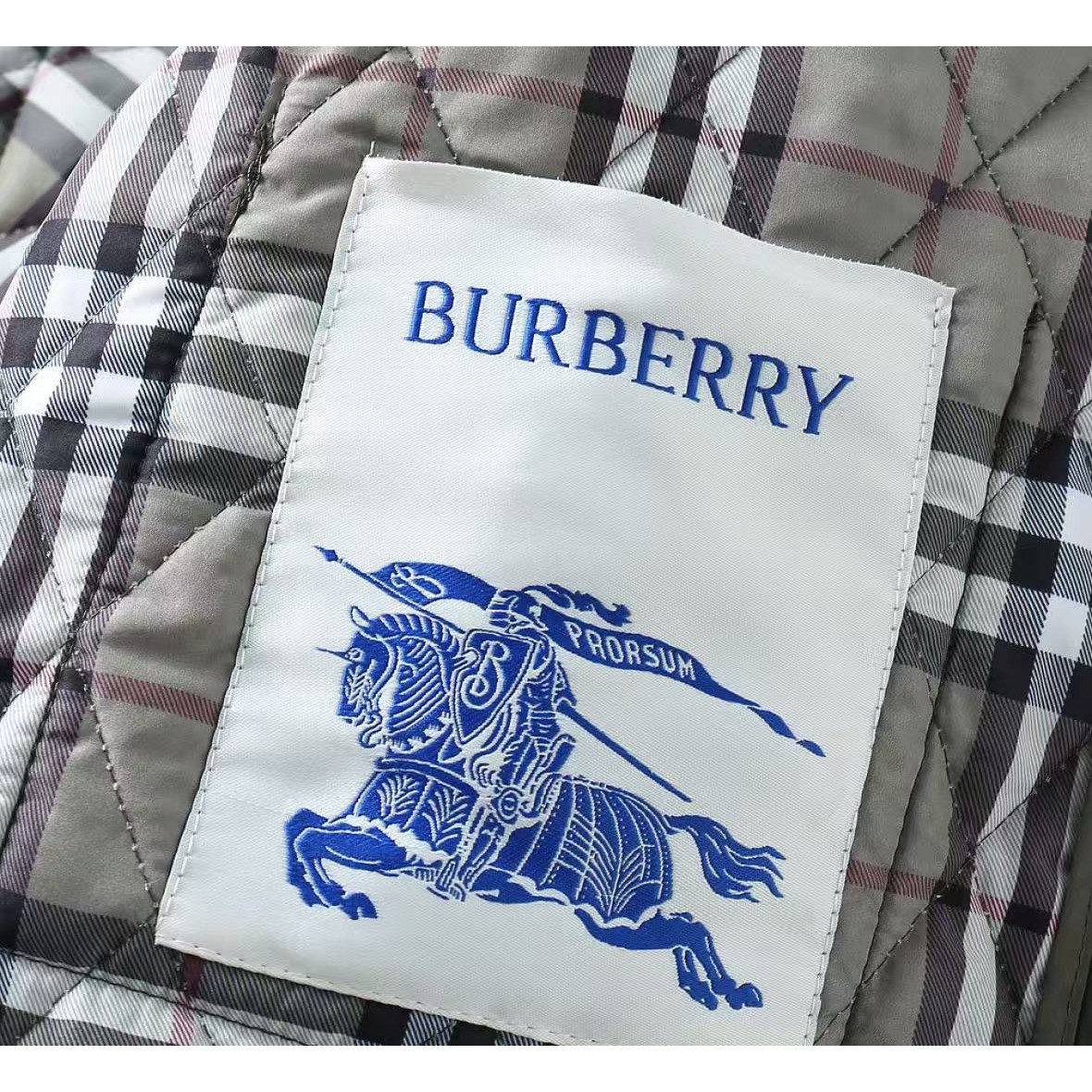 <p>BURBERRY 加厚棉服外套(綠)</p>