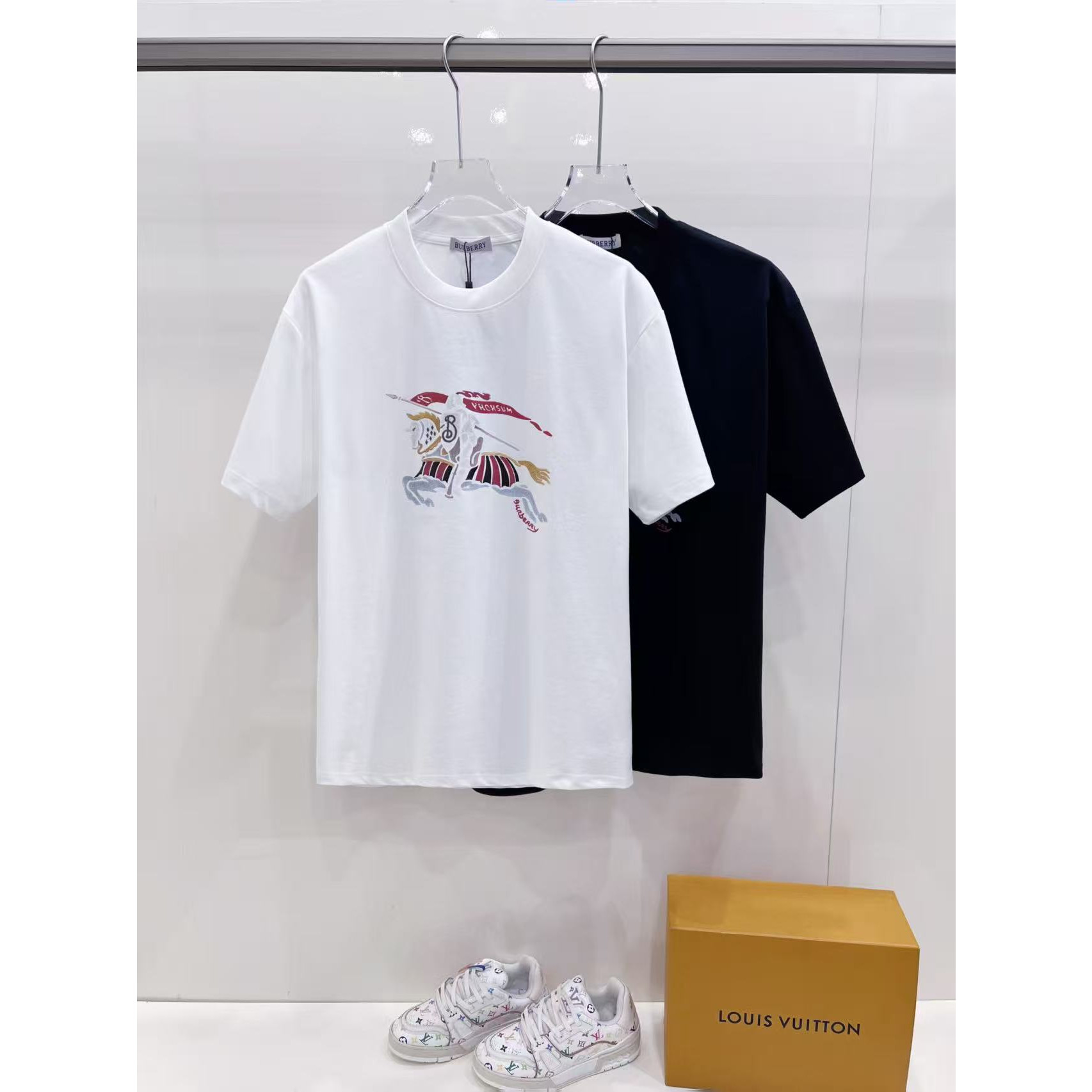 <p>BURBERRY 短袖圆领T恤(白)</p>