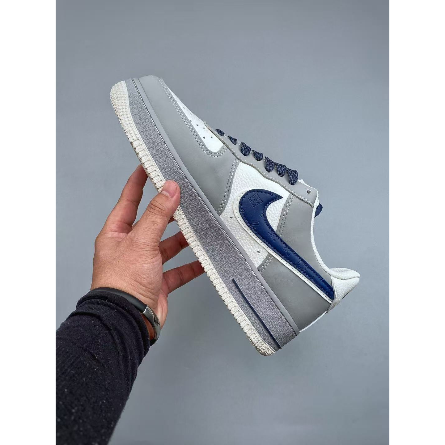 <p>Nike Air Force1 07 low &nbsp;联名款</p>