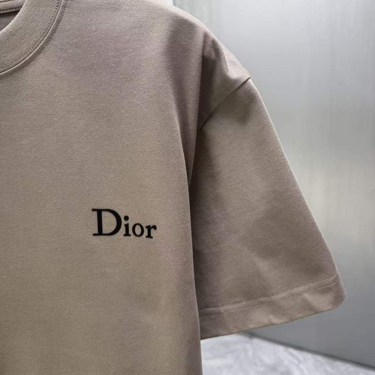 <p>DIOR 短袖T恤(棕)</p>