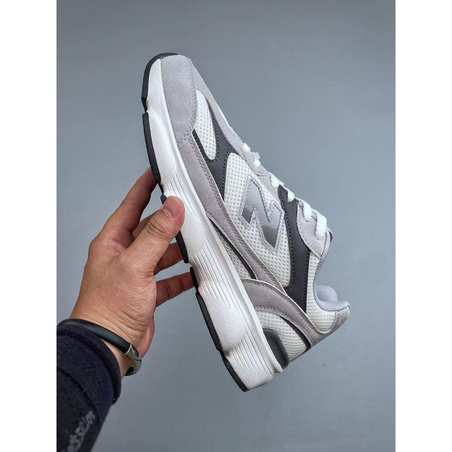 <p>New Balance 603系列 运动慢跑鞋(灰)</p>