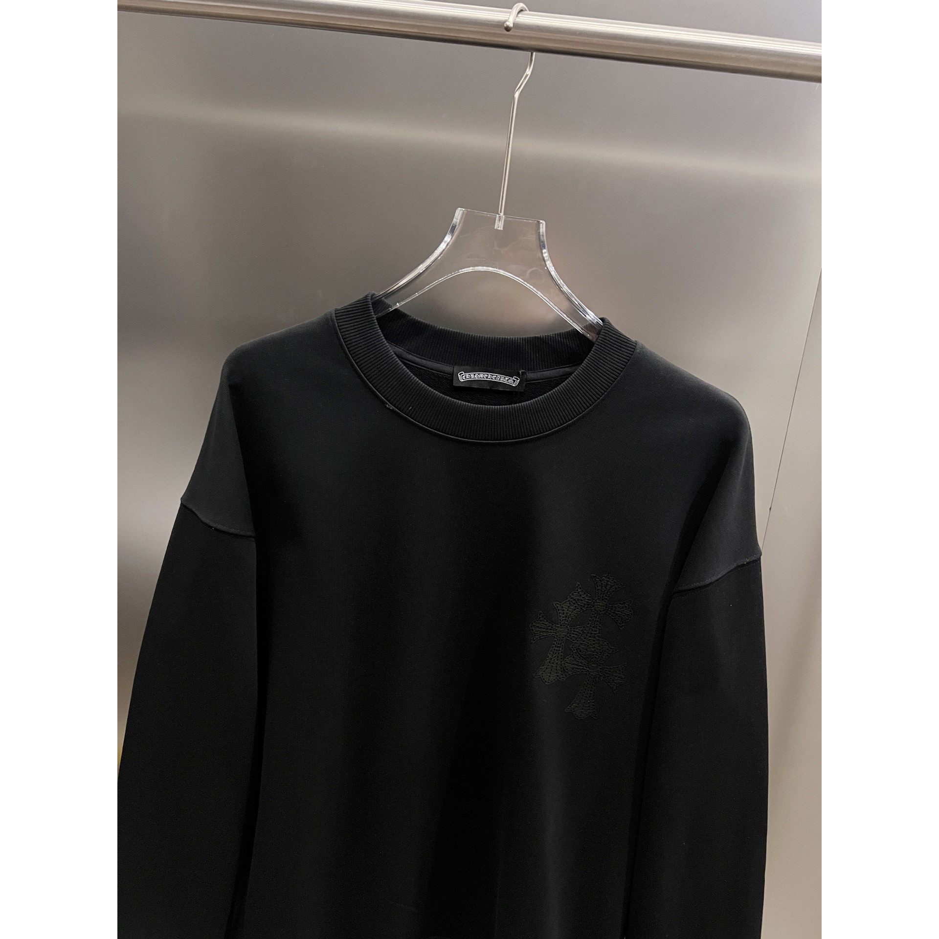 <p>CHROME HEARTS 圆领长袖卫衣(黑)</p>