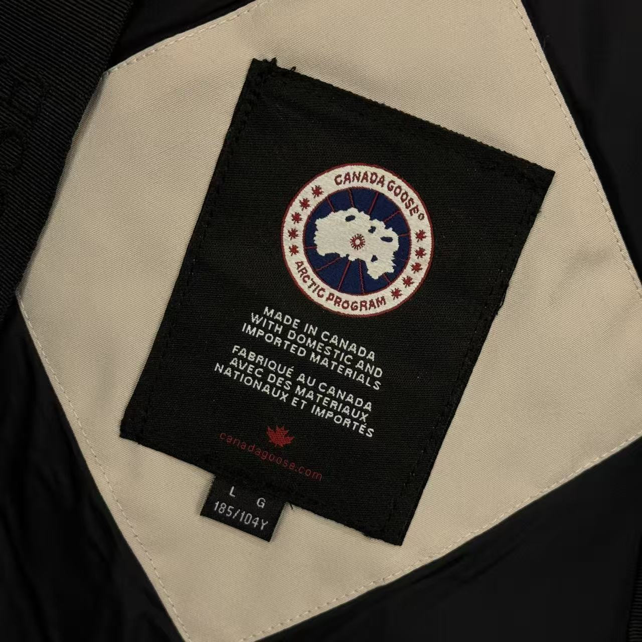 <p>Canada Goose Shelburn*派克大衣羽绒服(卡其)</p>