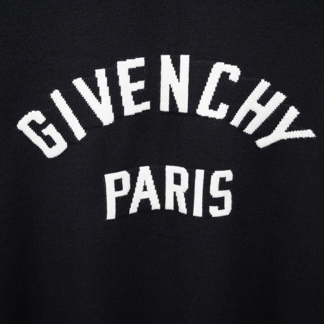 <p>Givenchy&nbsp;字母LOGO长袖毛衣(黑)</p>