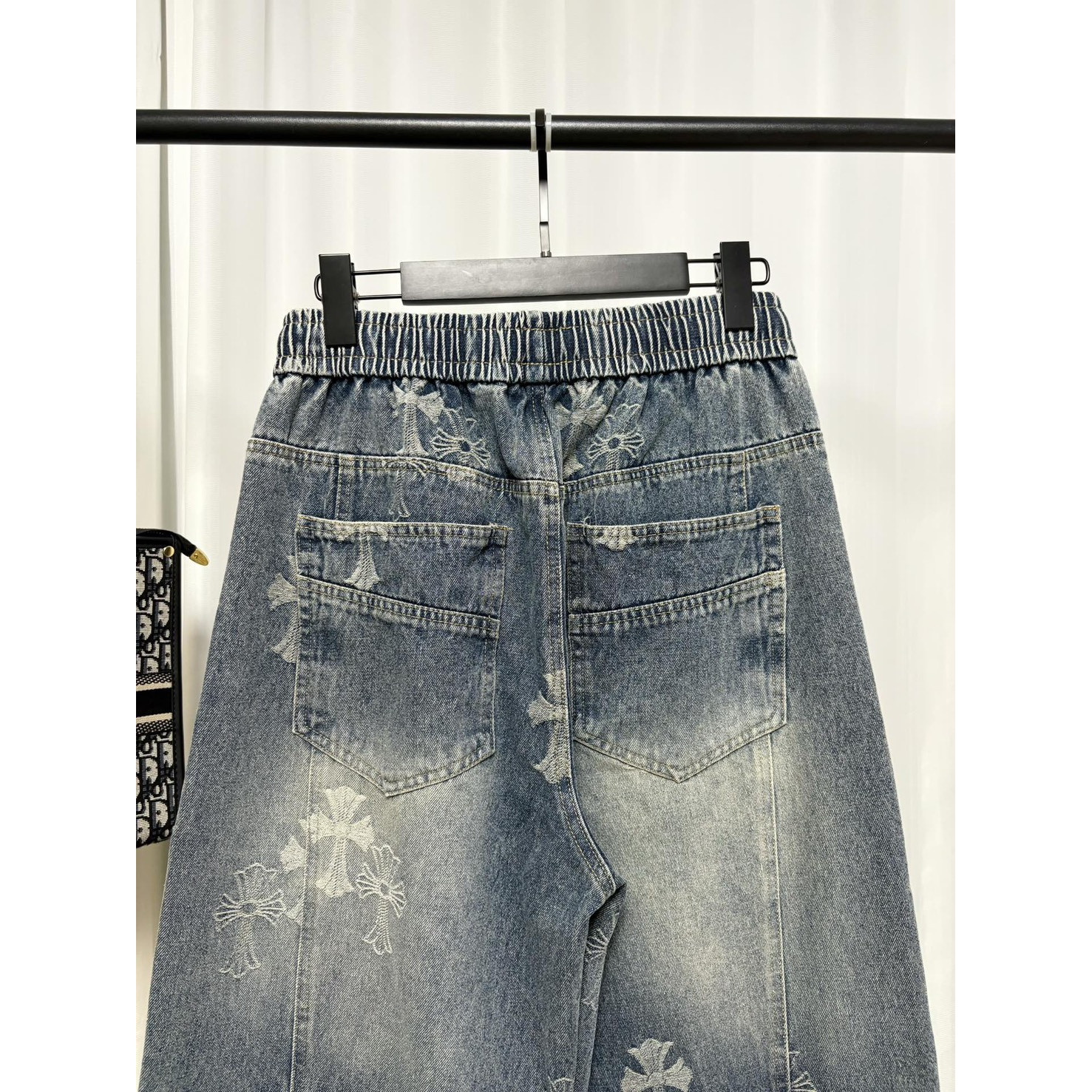 <p>Chrome Hearts 牛仔长裤</p>