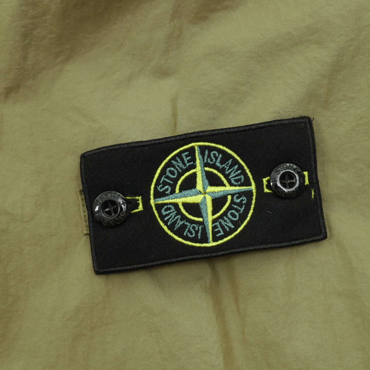 <p>Stone Island 防风防水户外风衣外套(綠)</p>