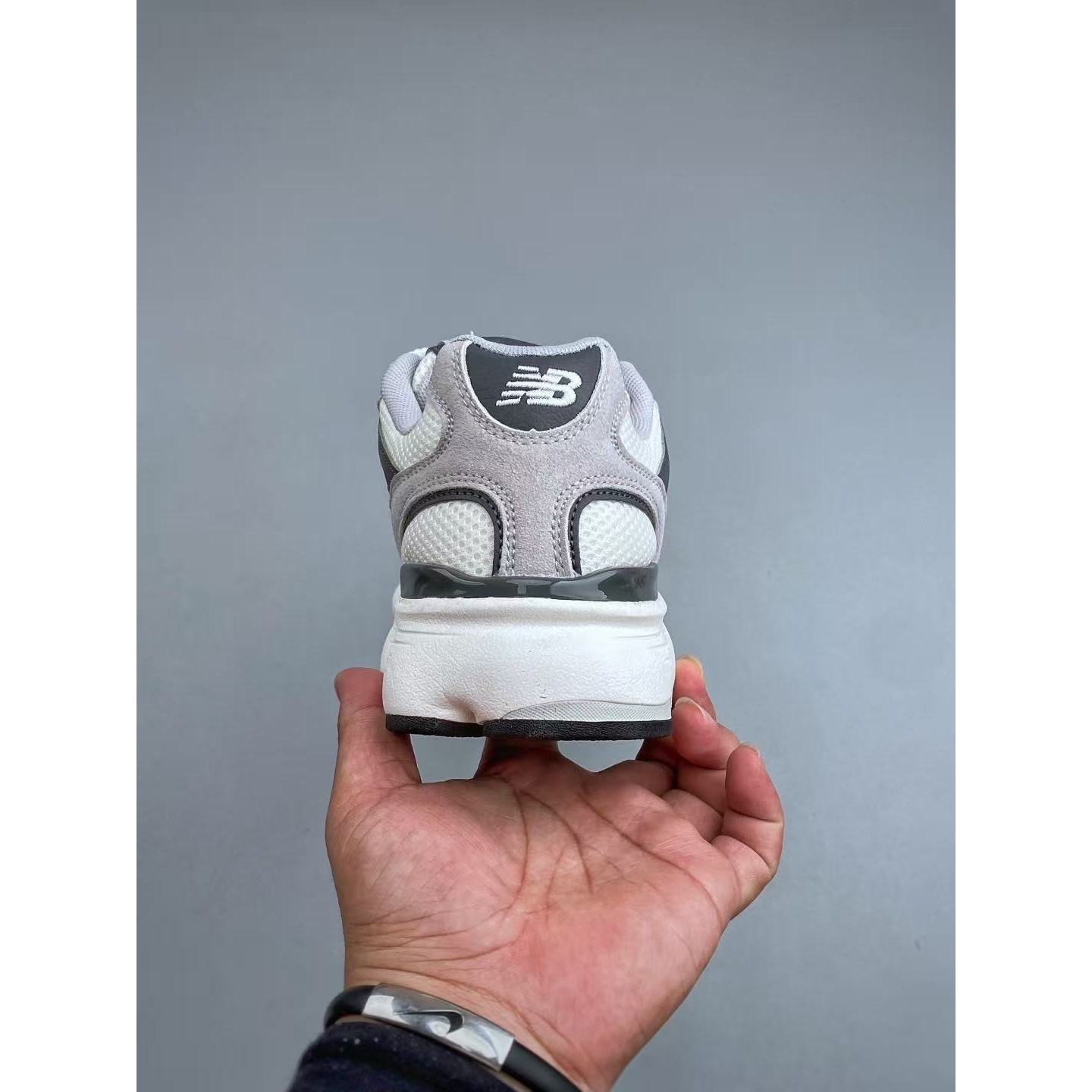<p>New Balance 603系列 运动慢跑鞋(灰)</p>