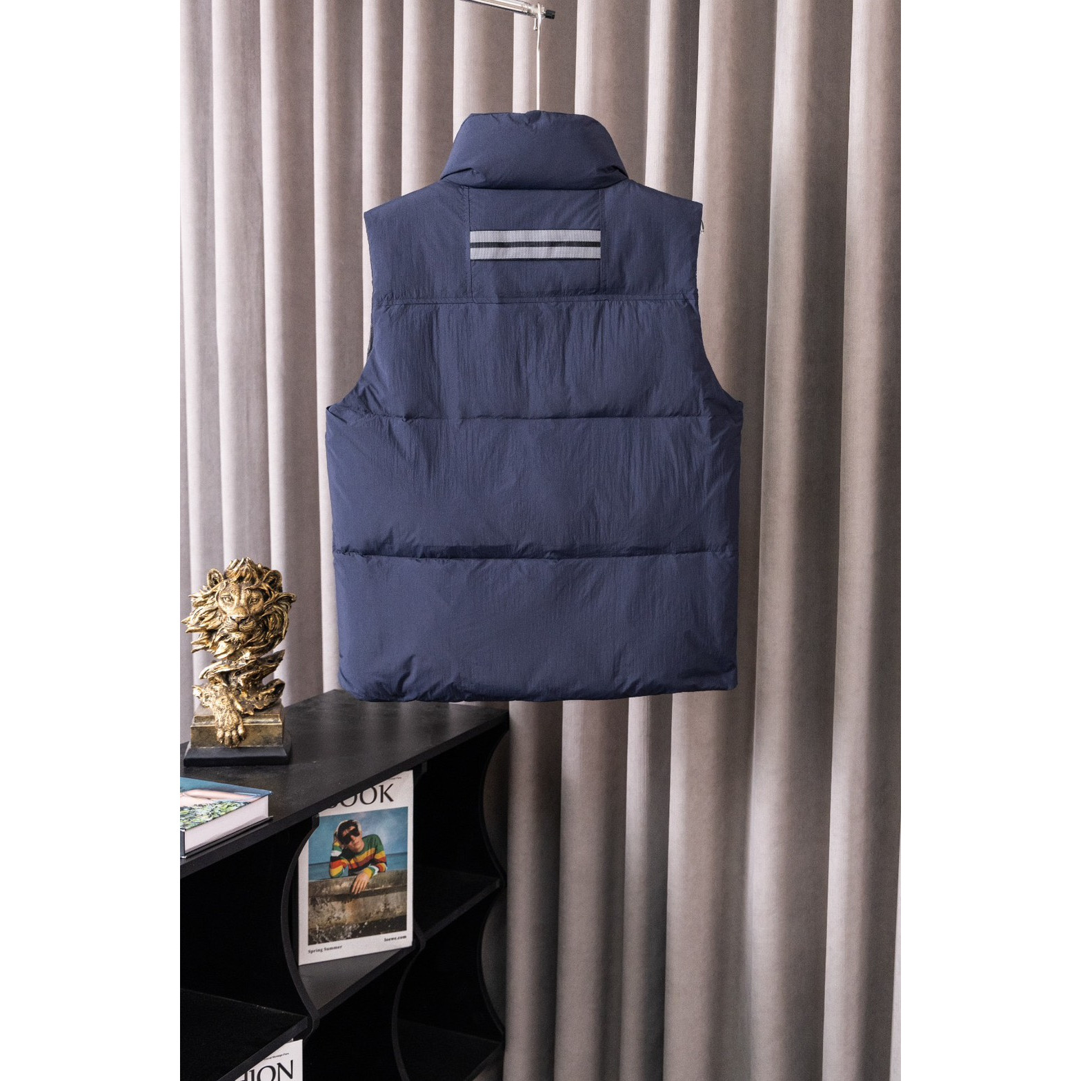 <p>Canada Goose Lawrence 劳伦斯2804羽绒马甲背心(藏蓝)</p>