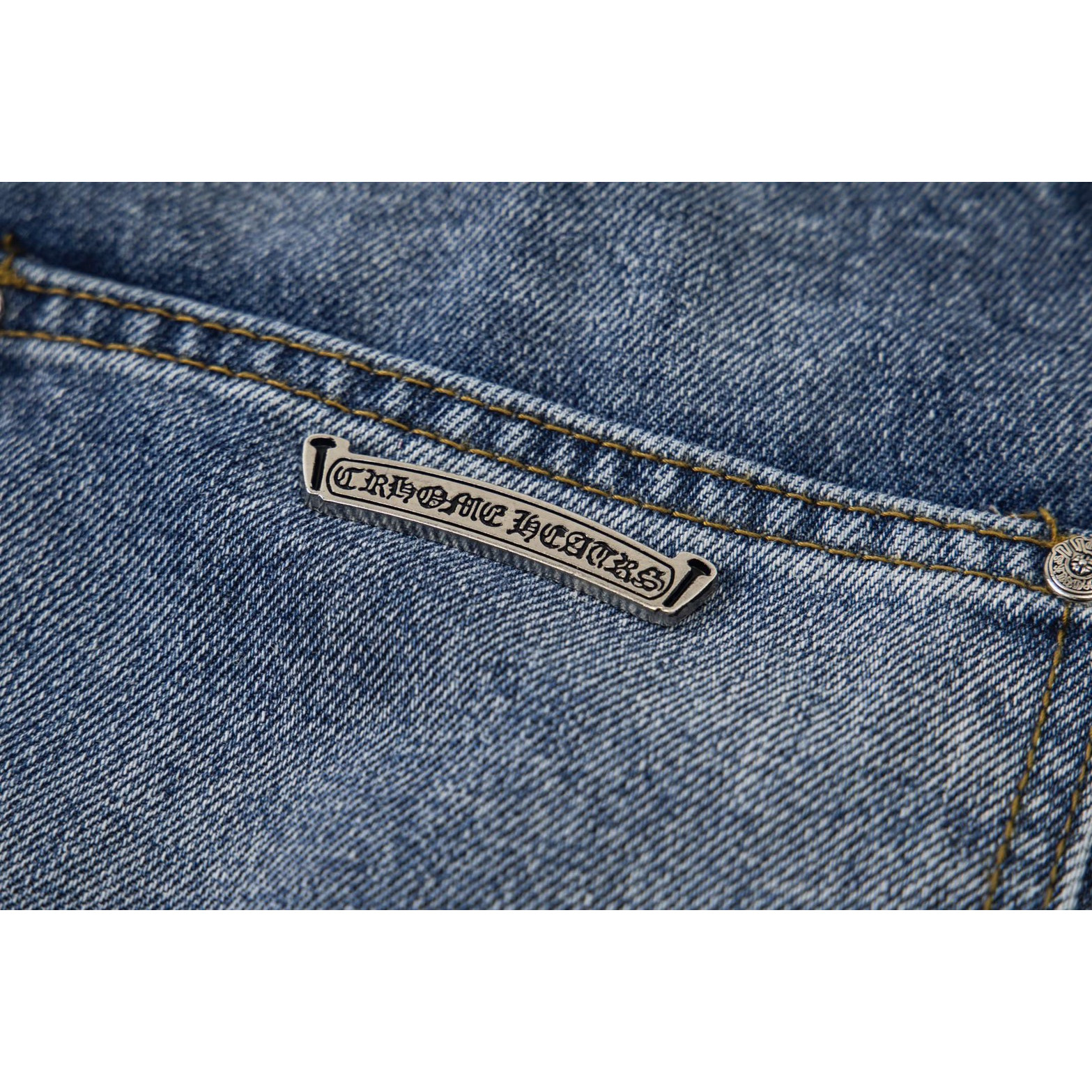<p>CHROME HEARTS 蓝伐木白皮拼皮牛仔裤(1741#)</p>